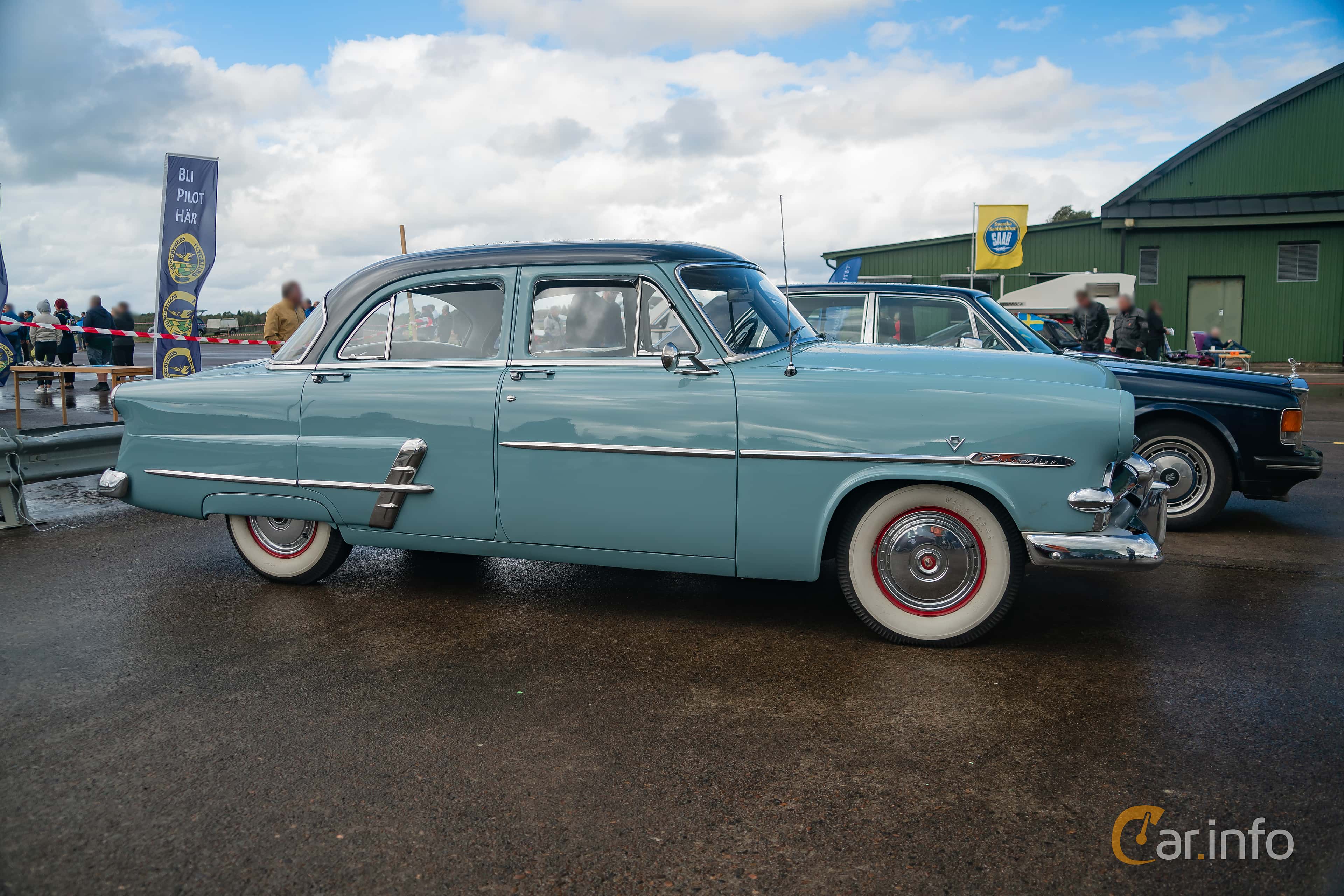 Ford Customline Fordor Sedan 3.9 V8 Manual, 112hp, 1953