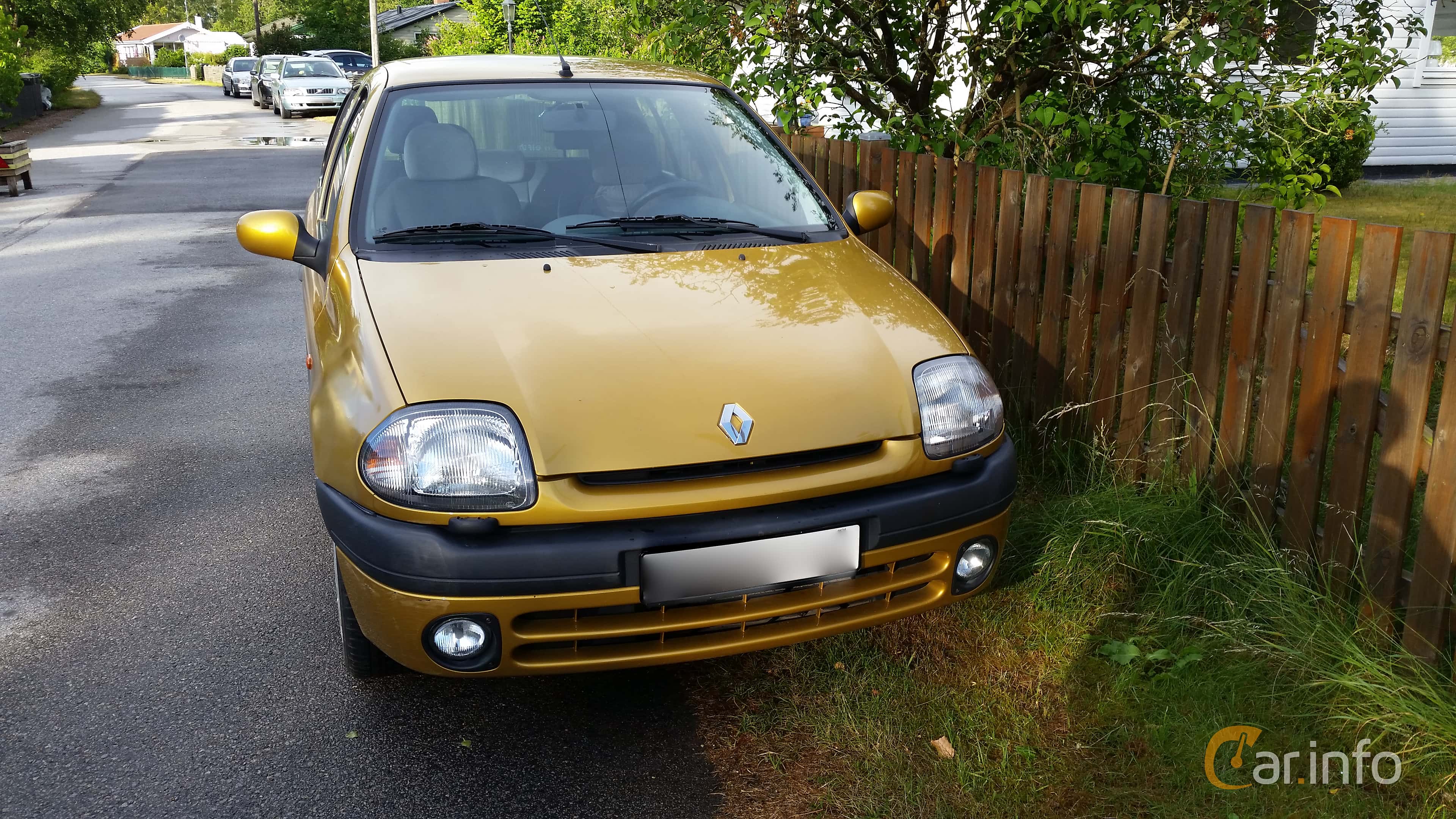 Renault Clio 5-door Hatchback 1.4 Manual, 75hp, 1999