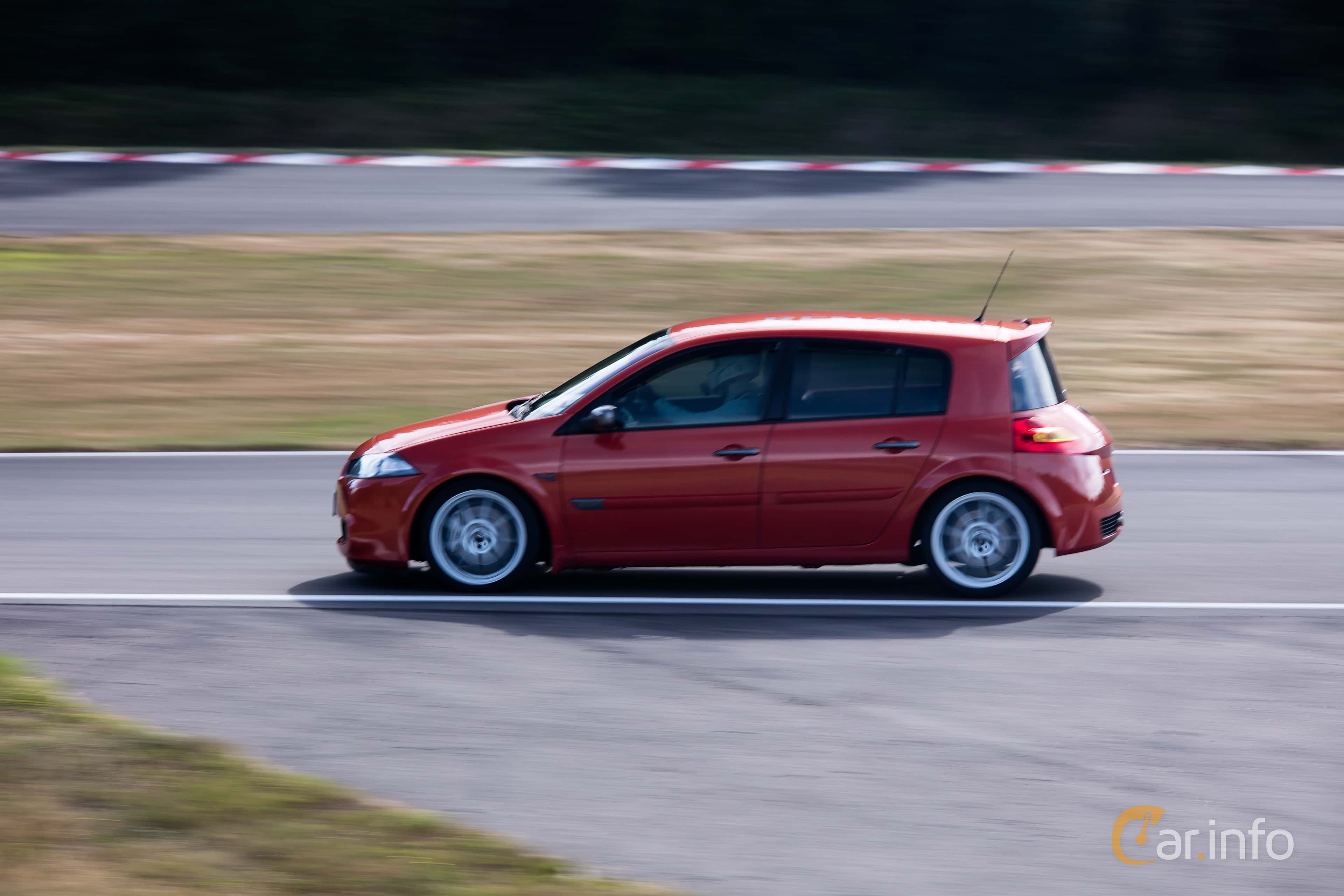 Renault Mégane 5-door generation II Facelift (Typ M) 2.0 dCi Manual, 6-speed
