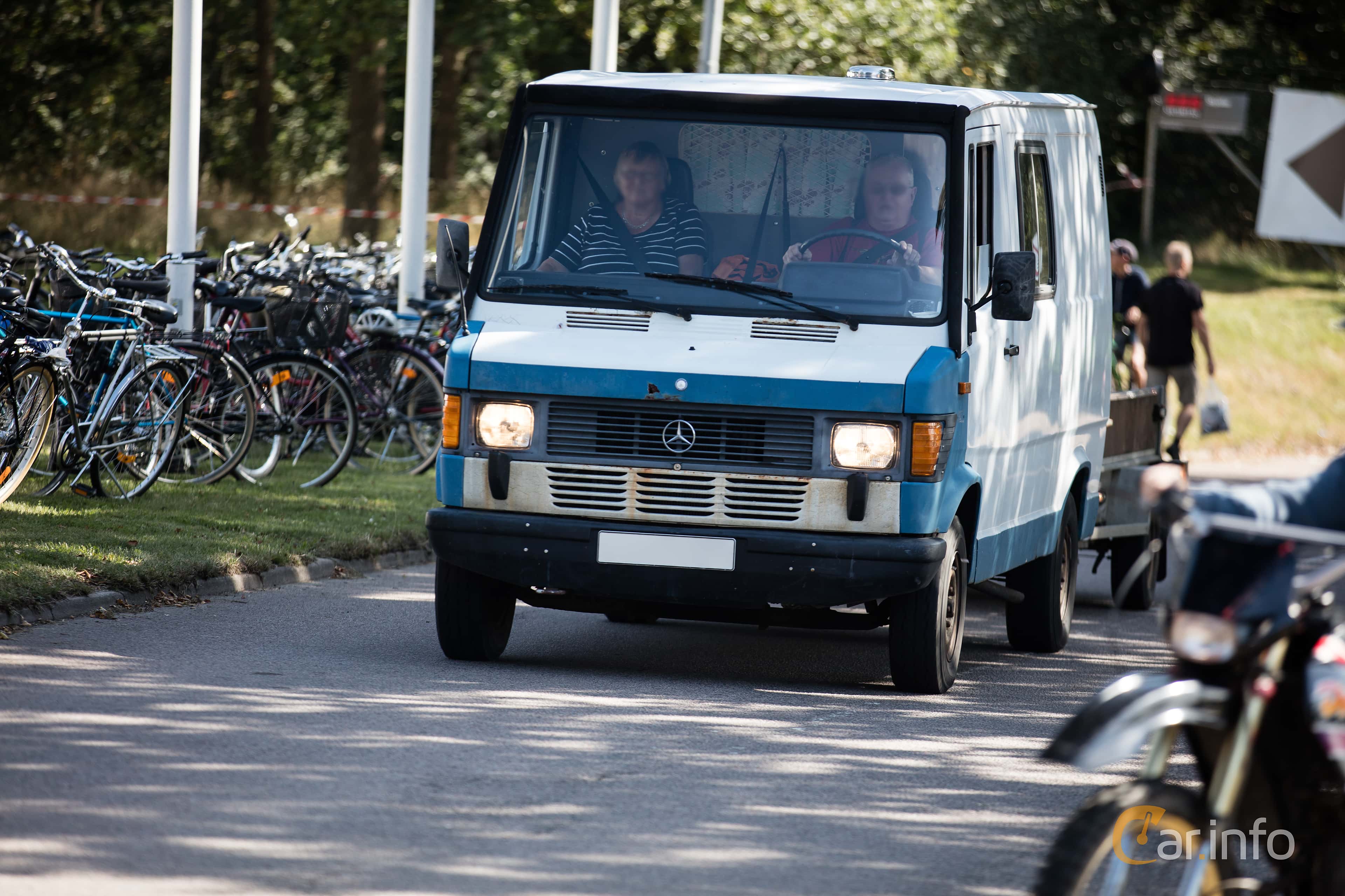Mercedes-Benz 207 D  Manual, 65hp, 1977