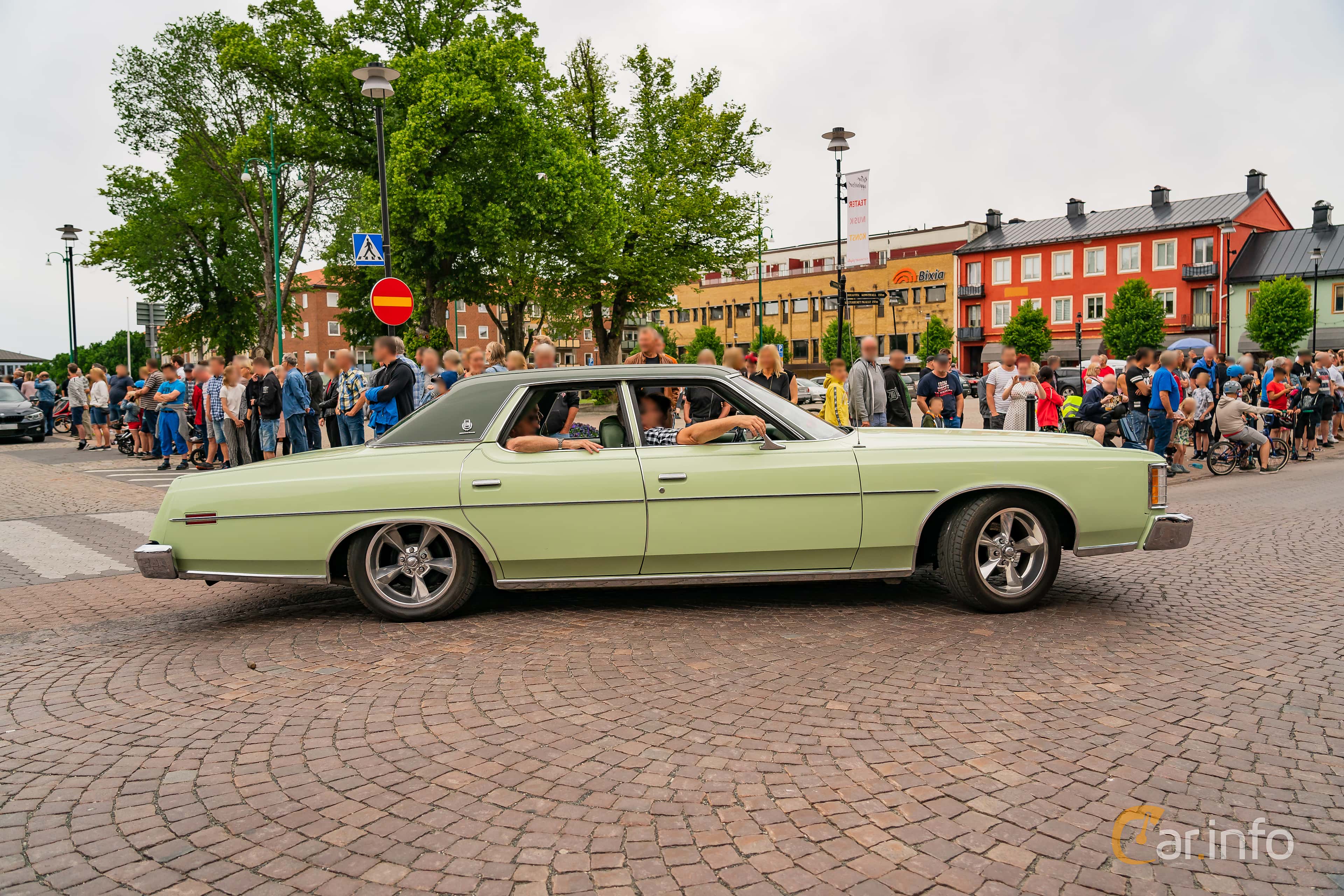Ford LTD Brougham 4-door Pillared Hardtop 7.5 V8 Automatic, 203hp, 1973