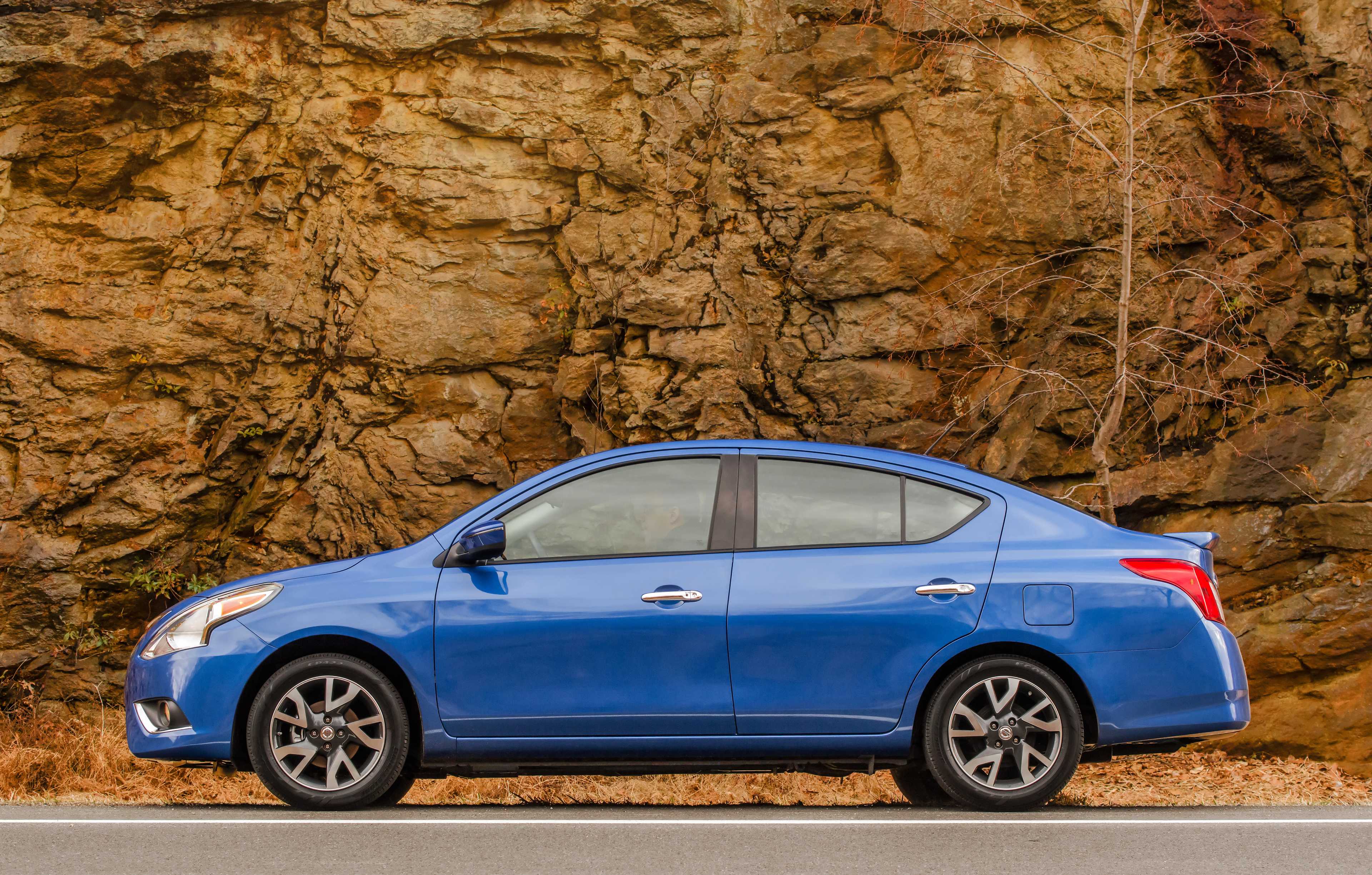Nissan Versa 1.6 Manual, 110hp, 2019