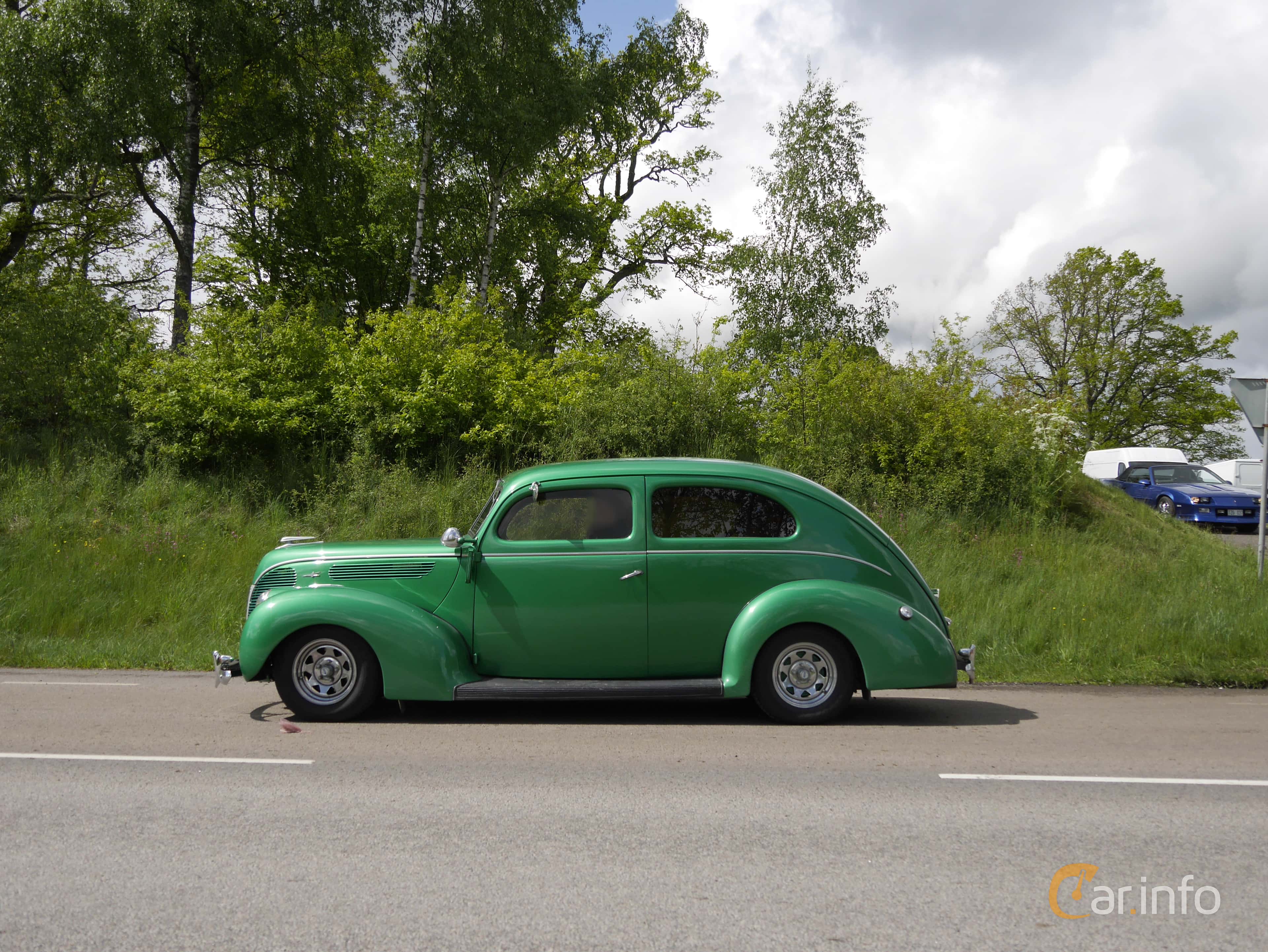 Ford Deluxe Tudor Sedan 3.6 V8 Manual, 86hp, 1938