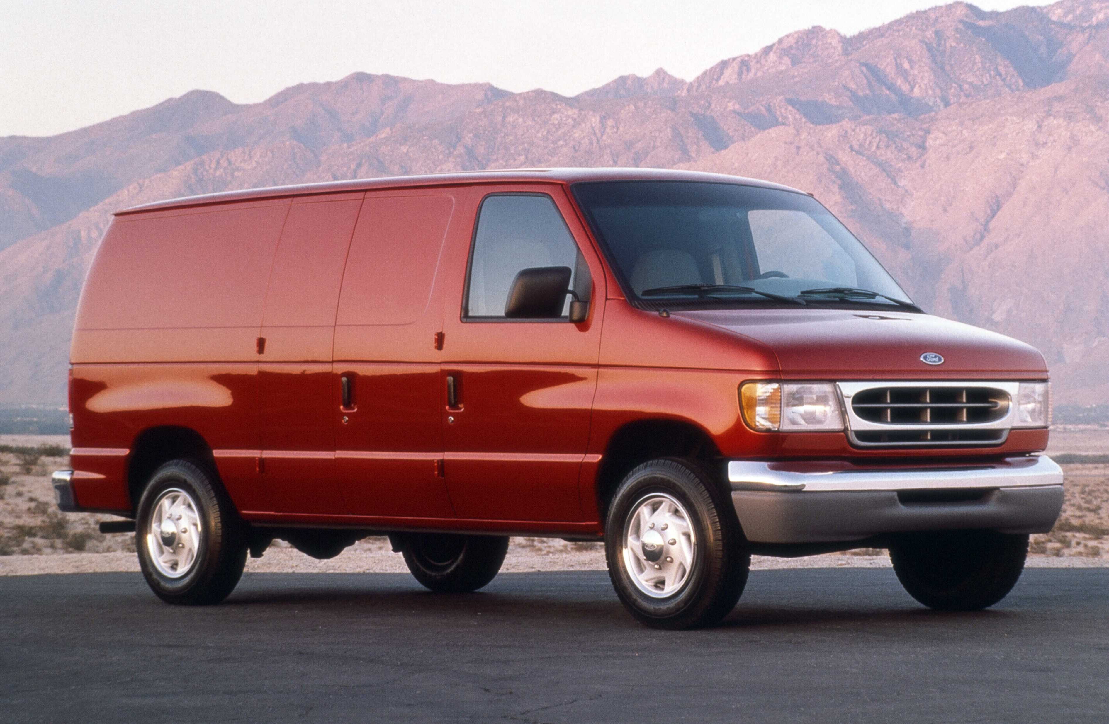 Ford Econoline E-150 Van 4.6 V8 SEFI Automatic, 218hp, 1999