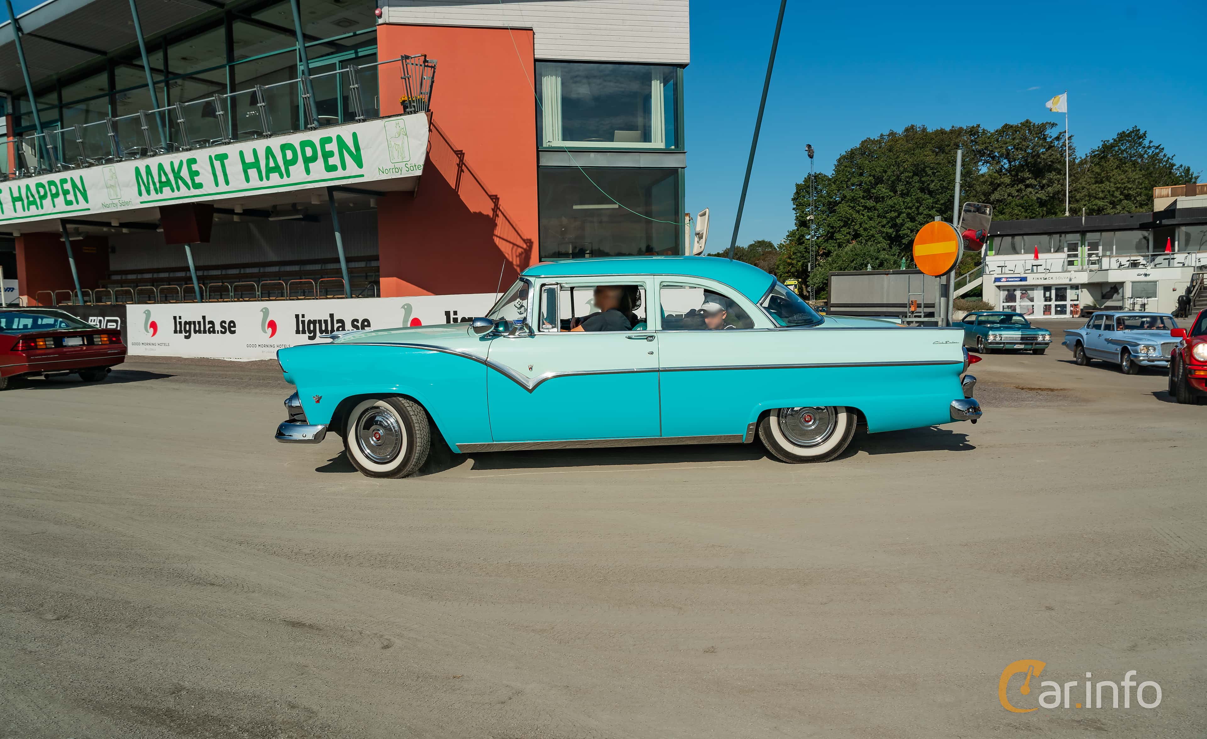 Ford Fairlane Club Sedan 4.5 V8 Automatic, 165hp, 1955