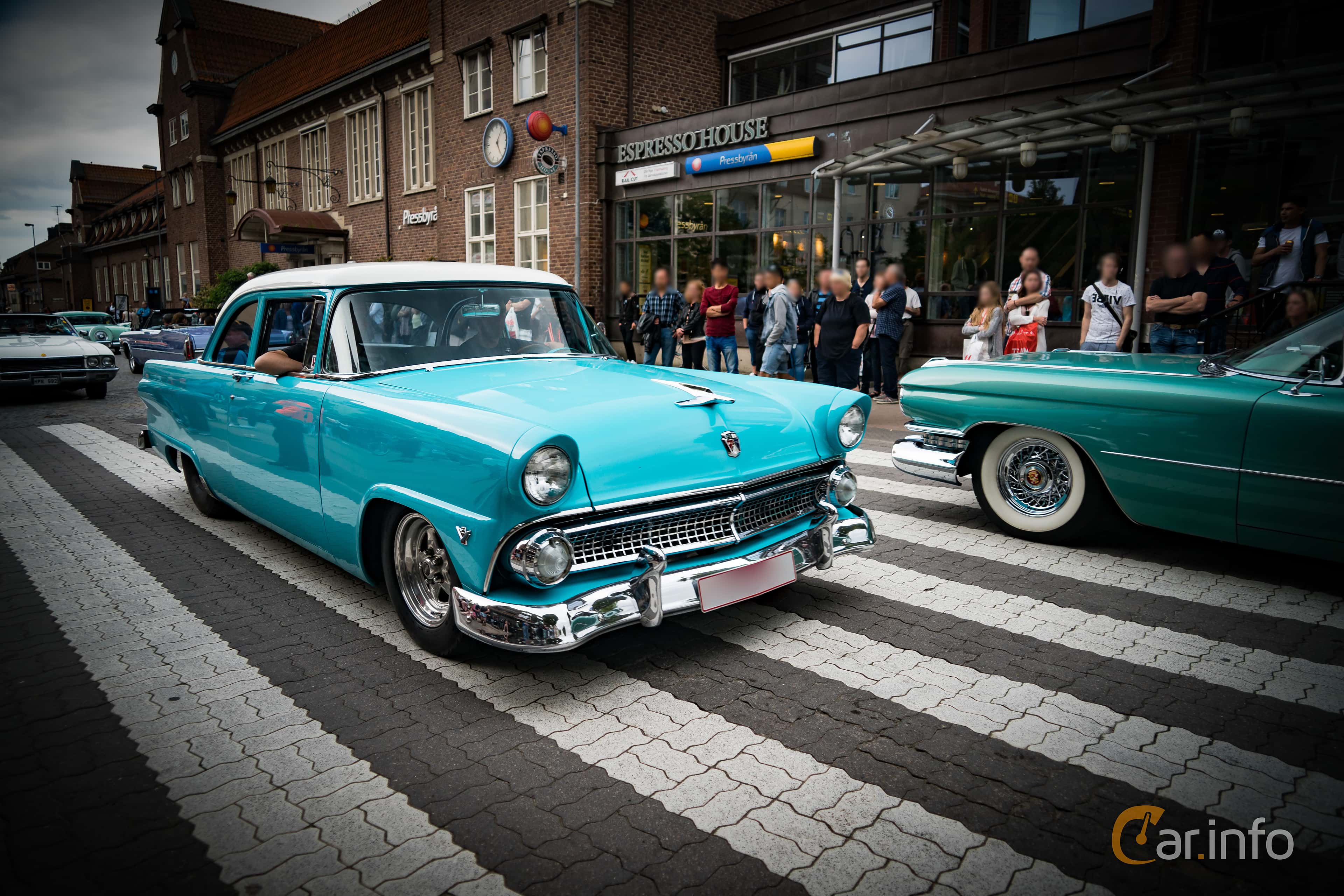 Ford Mainline Tudor Sedan 4.5 V8
