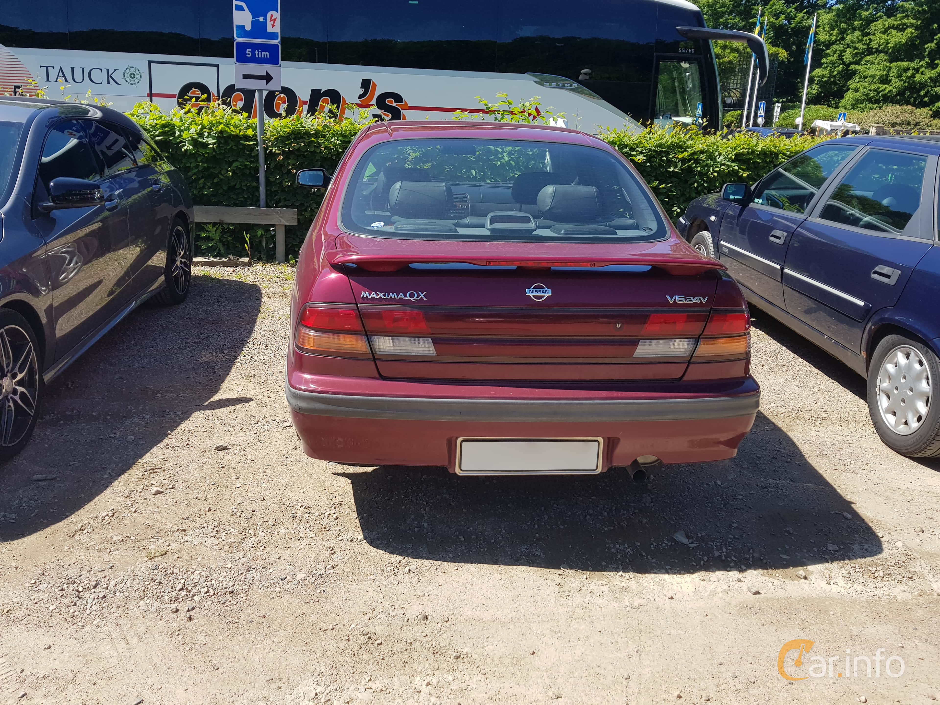 Nissan Maxima 3.0 V6 Automatic, 193hp, 1996