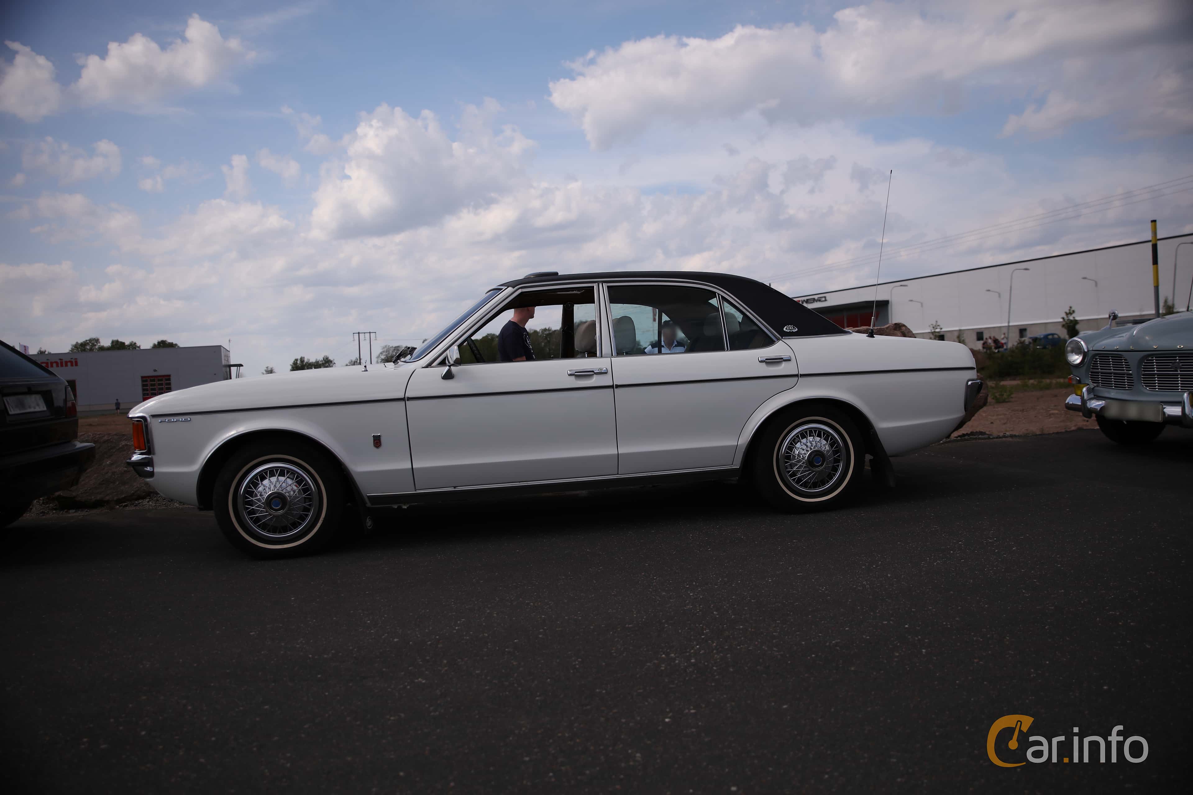 Ford Consul 4-door Sedan 2.6 V6 125hp, 1972