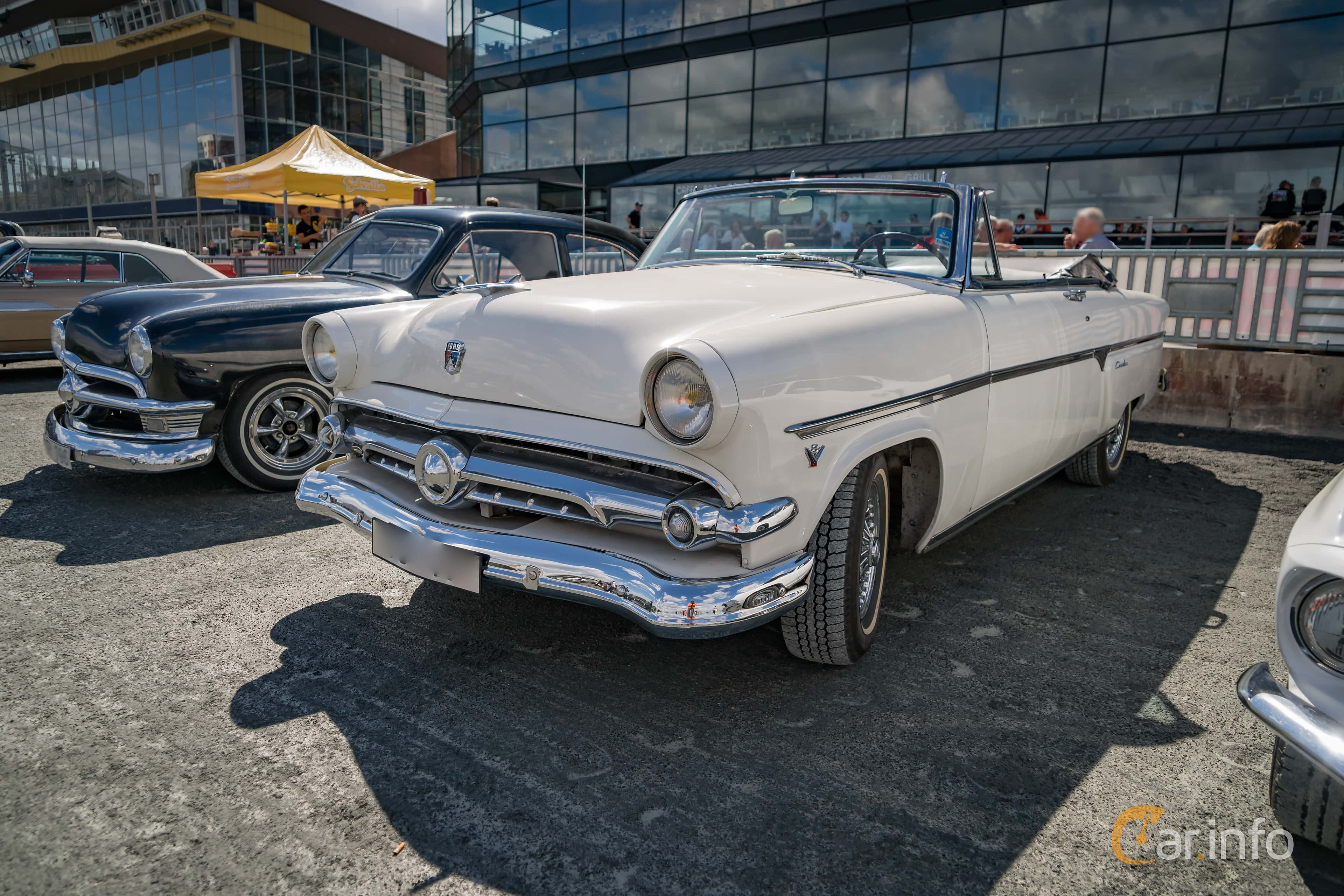 Ford Crestline 3.9 V8 1st Generation, Manual, 3-speed