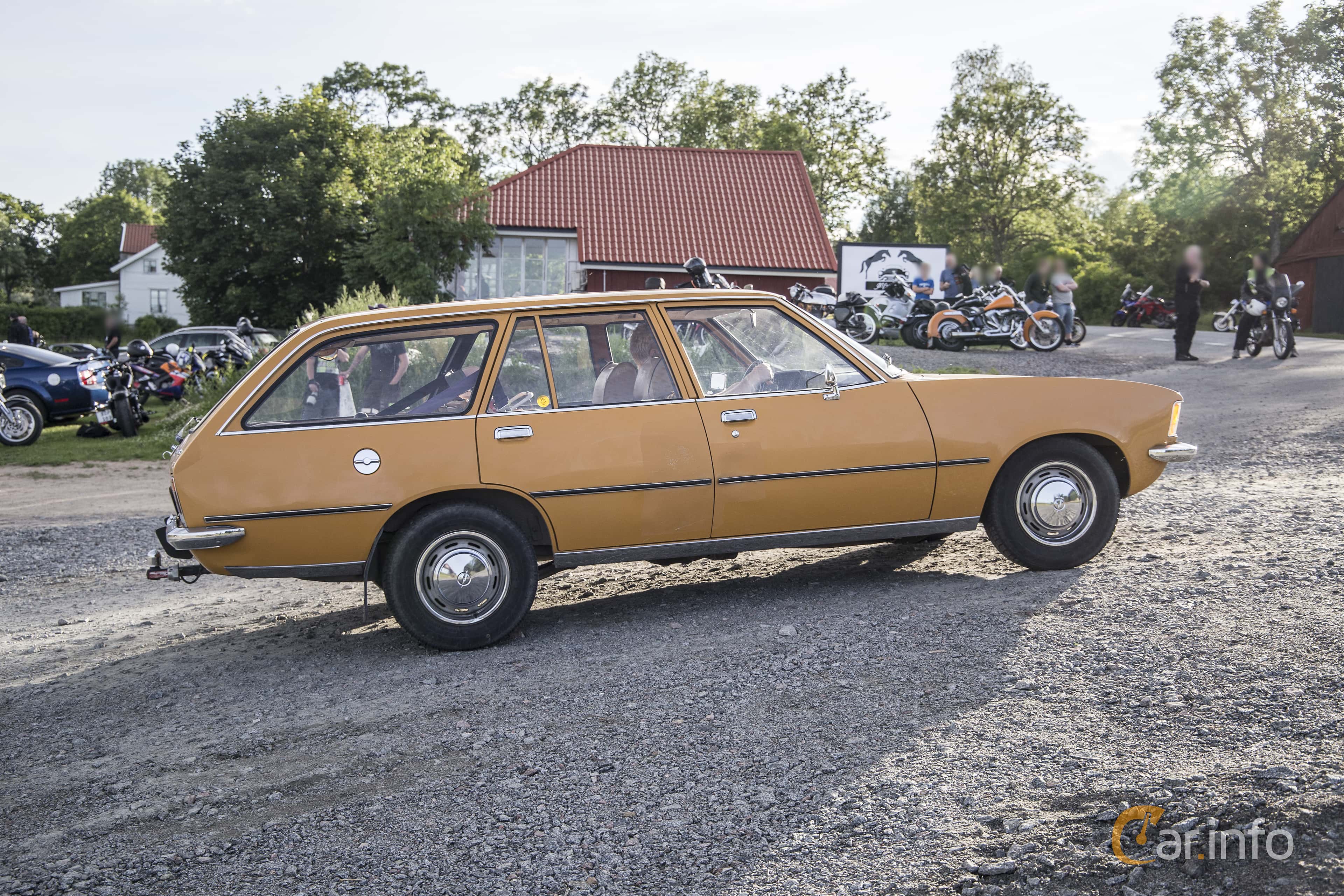 Opel Rekord 5-door Caravan generation D 1.9 S Automatic, 3-speed