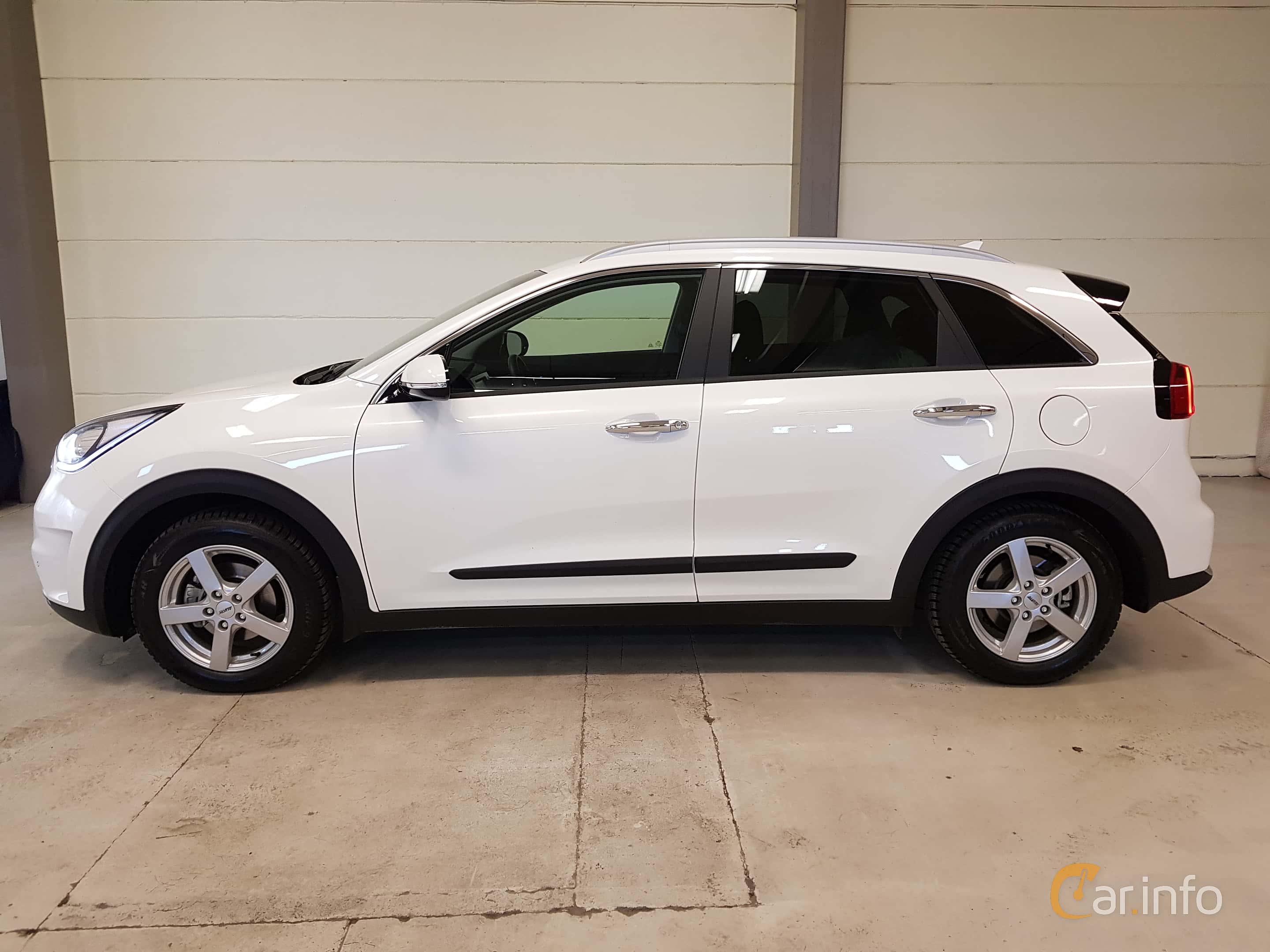 Kia Niro Hybrid 1.6 GDi DCT, 141hp, 2019