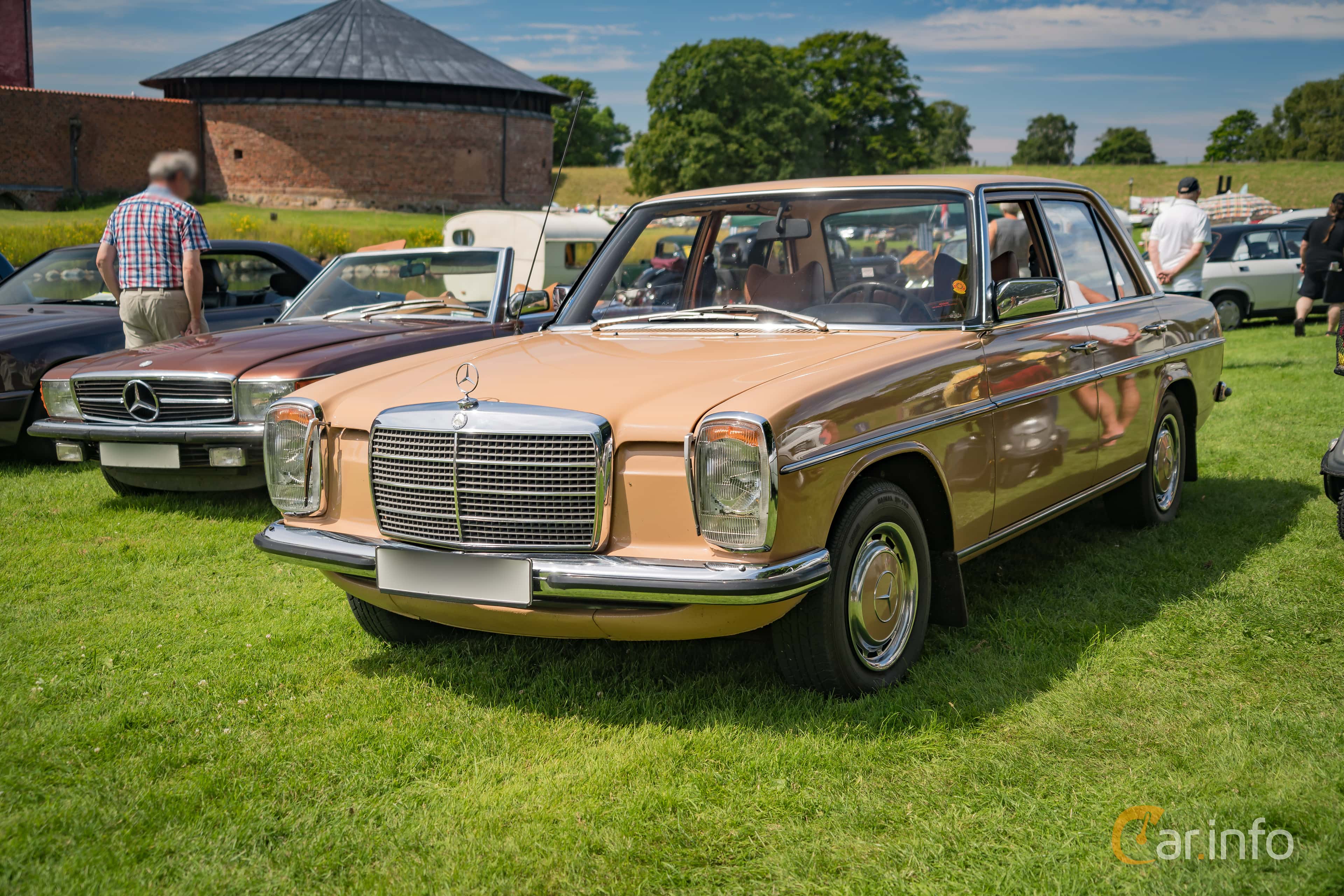 Mercedes-Benz 200 Automatic, 4-speed