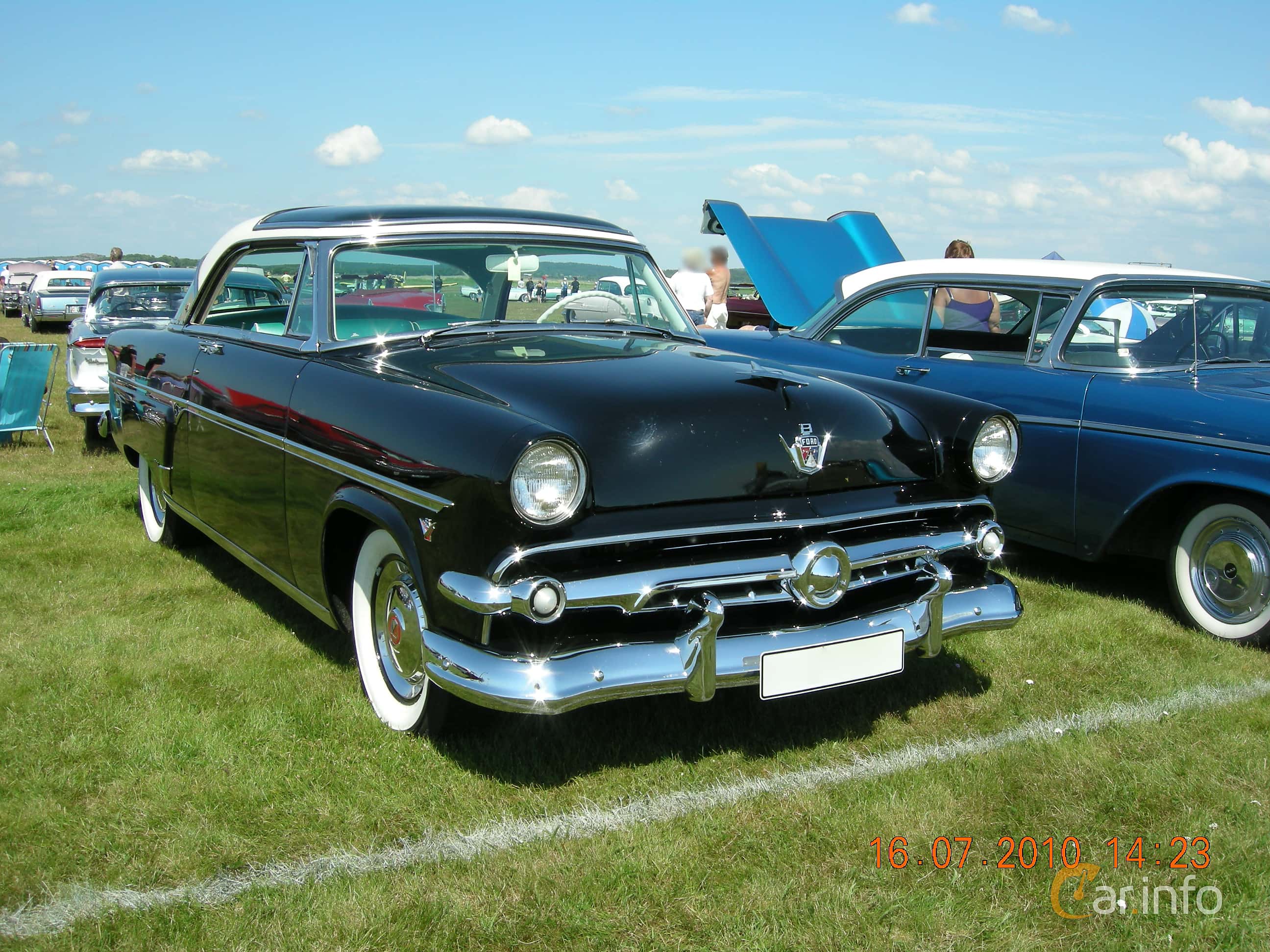 Ford Crestline Skyliner 3.9 V8 Manual, 132hp, 1954