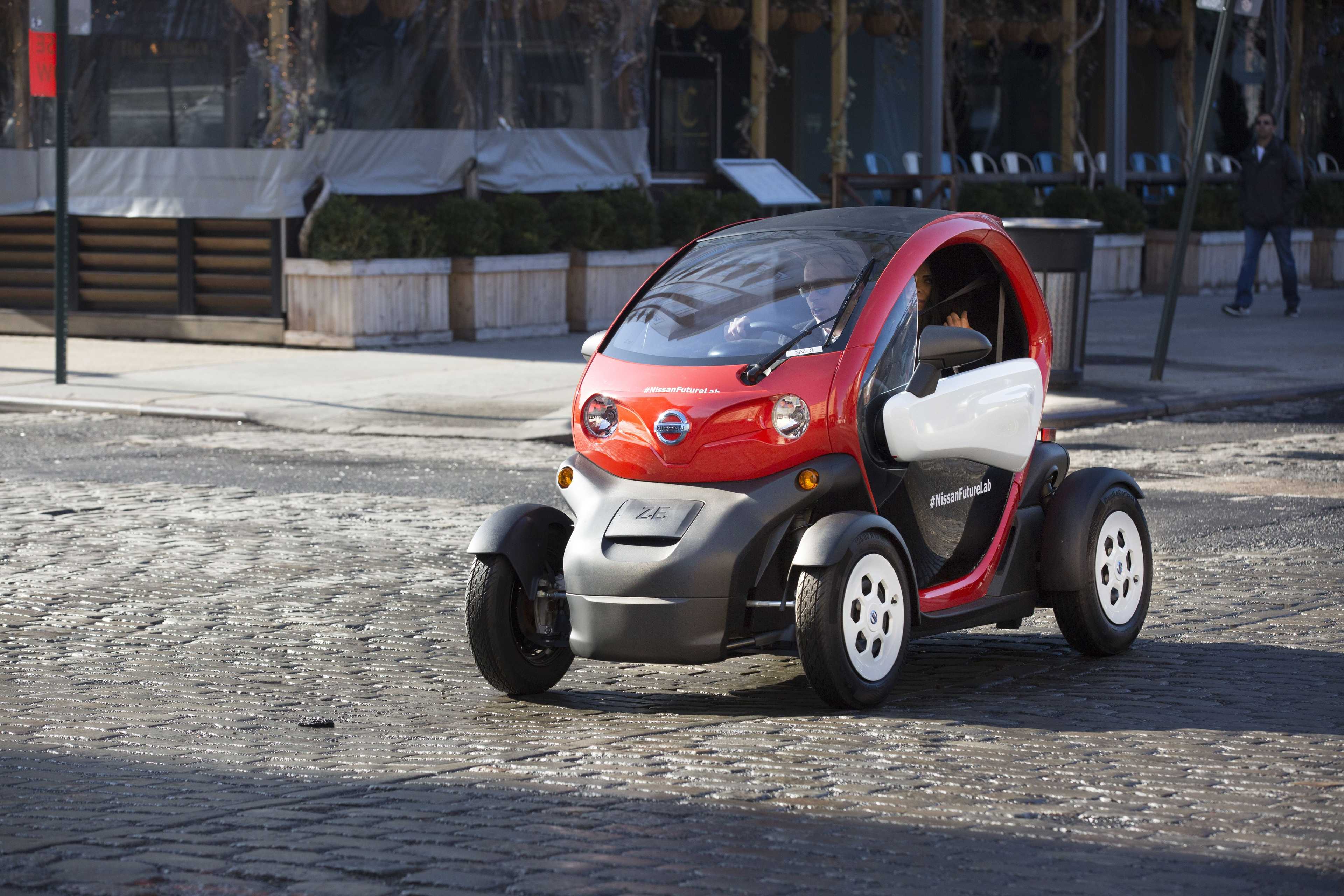 Nissan New Mobility 6.1 kWh Single Speed, 17hp, 2016