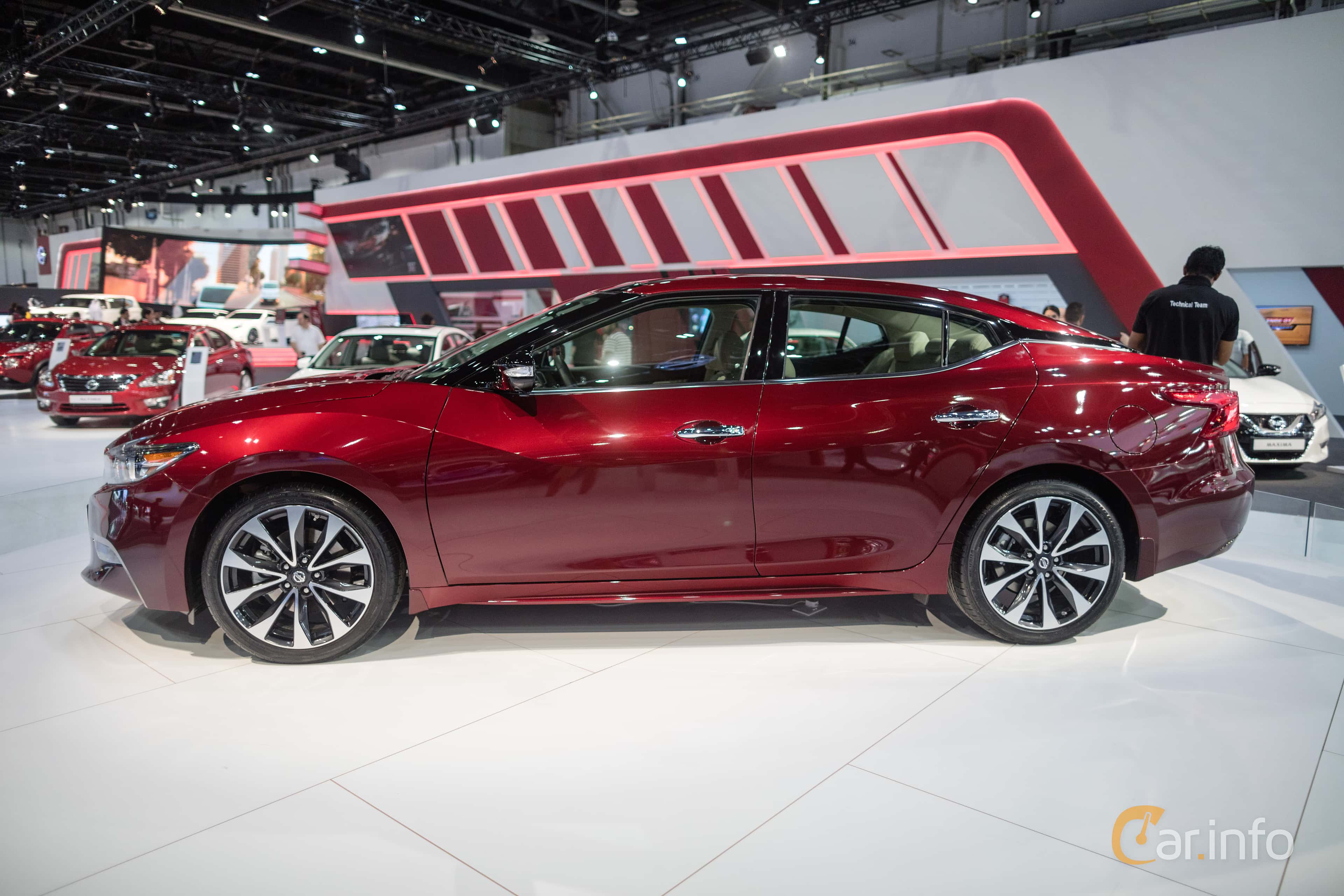 Nissan Maxima 3.5 V6 CVT, 304hp, 2015