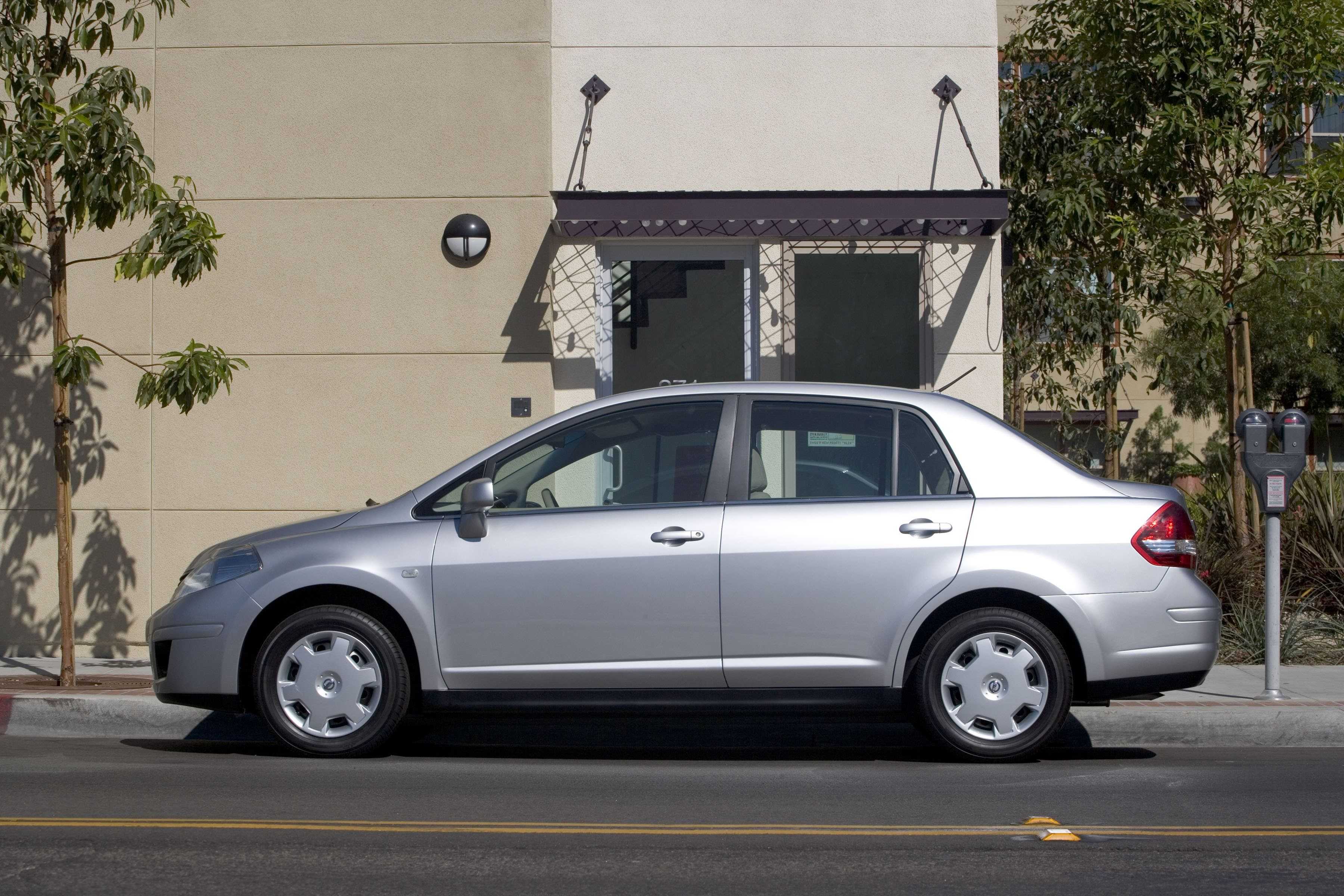 Nissan Versa Sedan 1.6 109hp, 2009