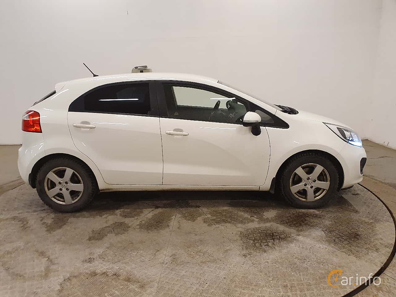 Kia Rio 5-door 1.4 CVVT Automatic, 109hp, 2012