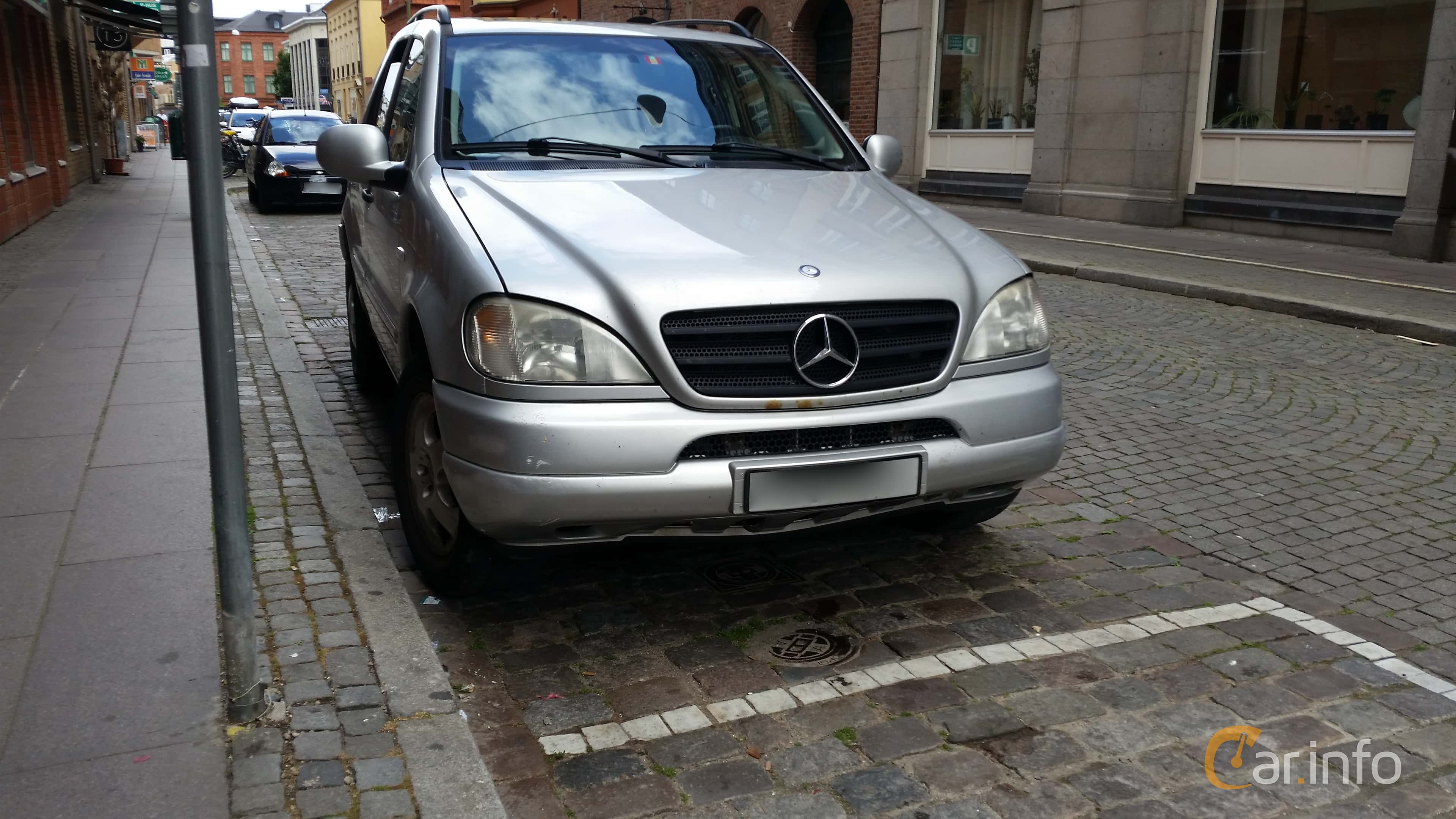 Mercedes-Benz ML 230  Manual, 150hp, 1997