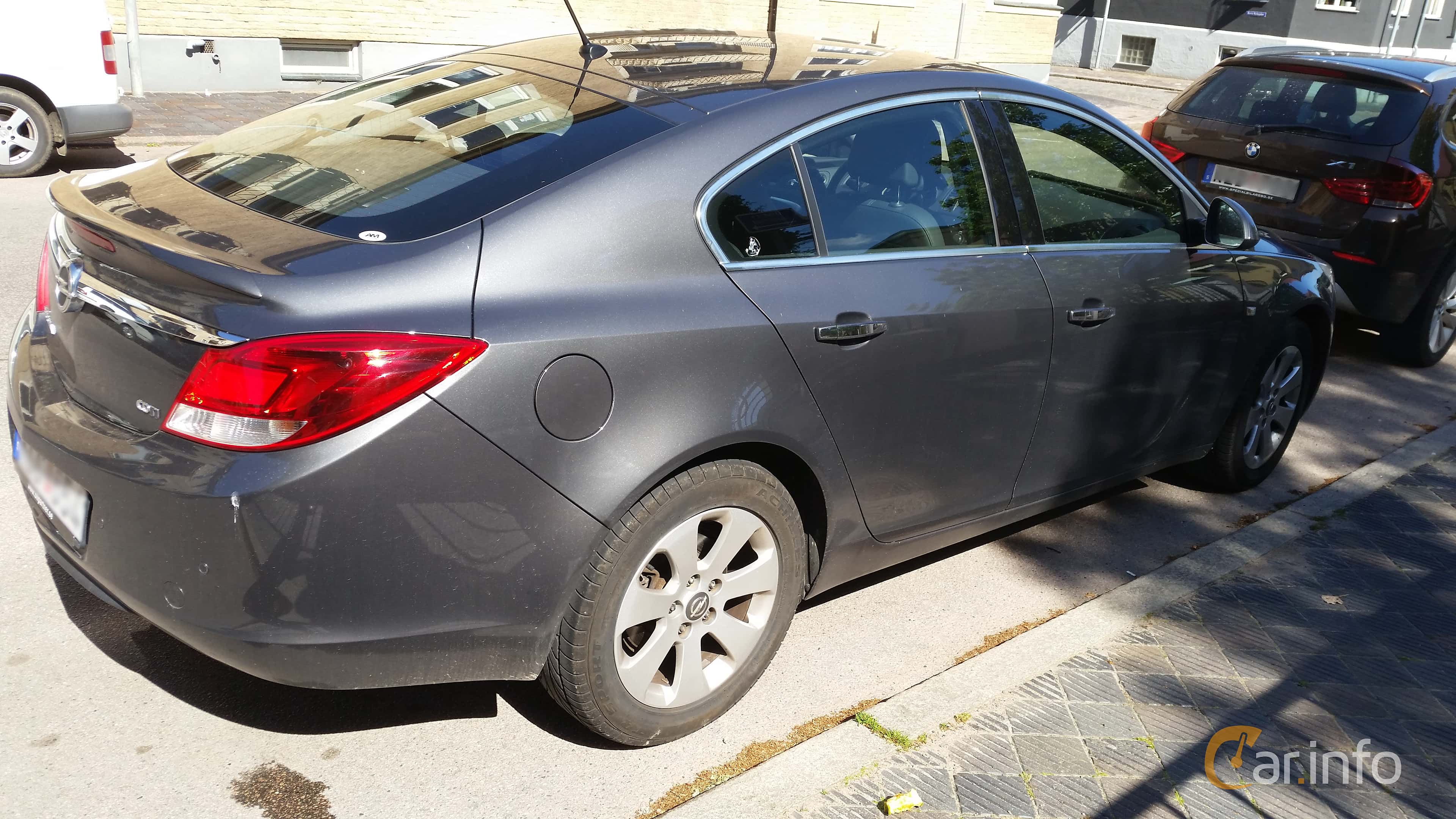 Opel Insignia 2.0 CDTI  generation A, Manual, 6-speed