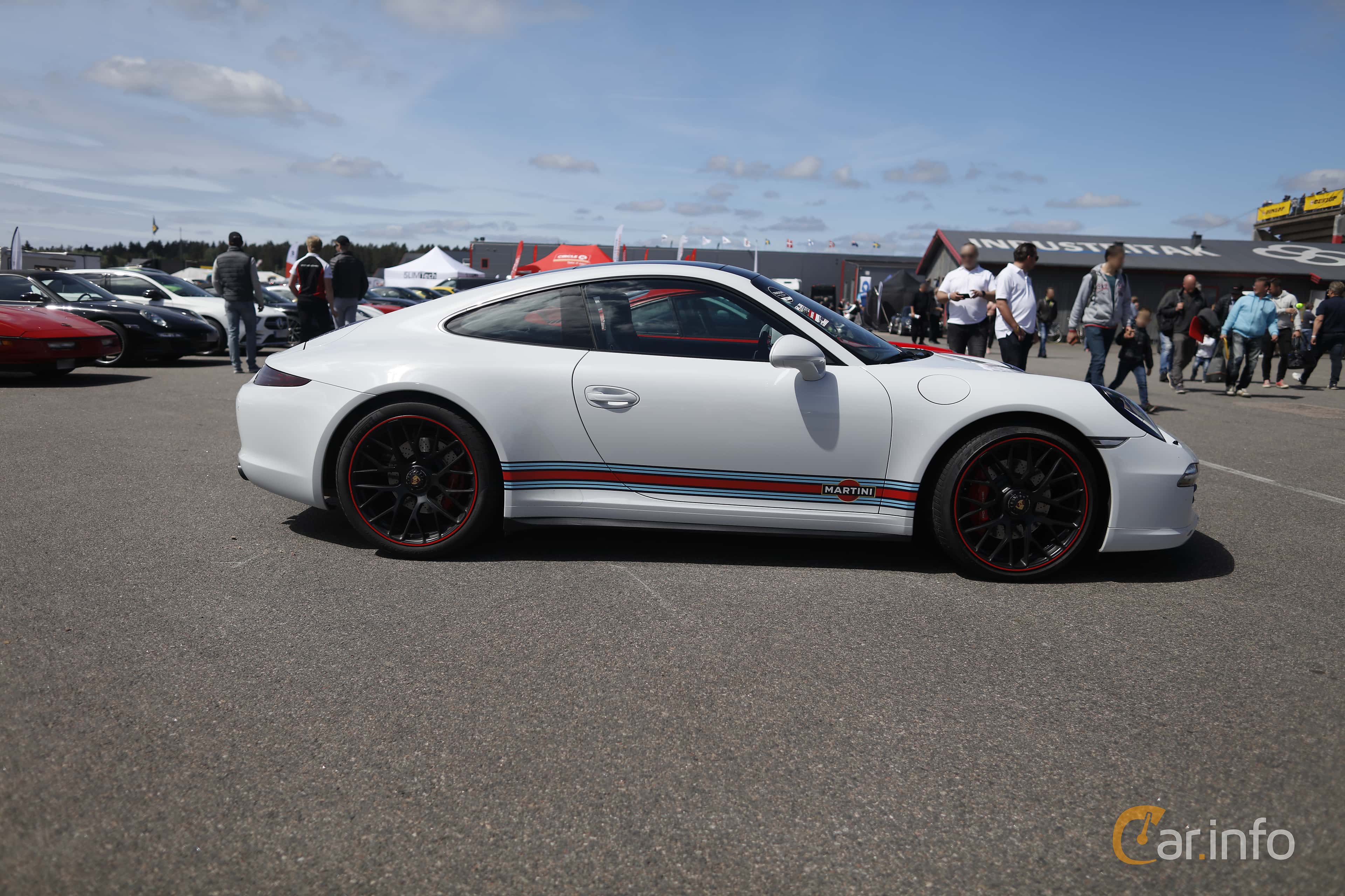 Porsche 911 Carrera GTS  450hp, 2017