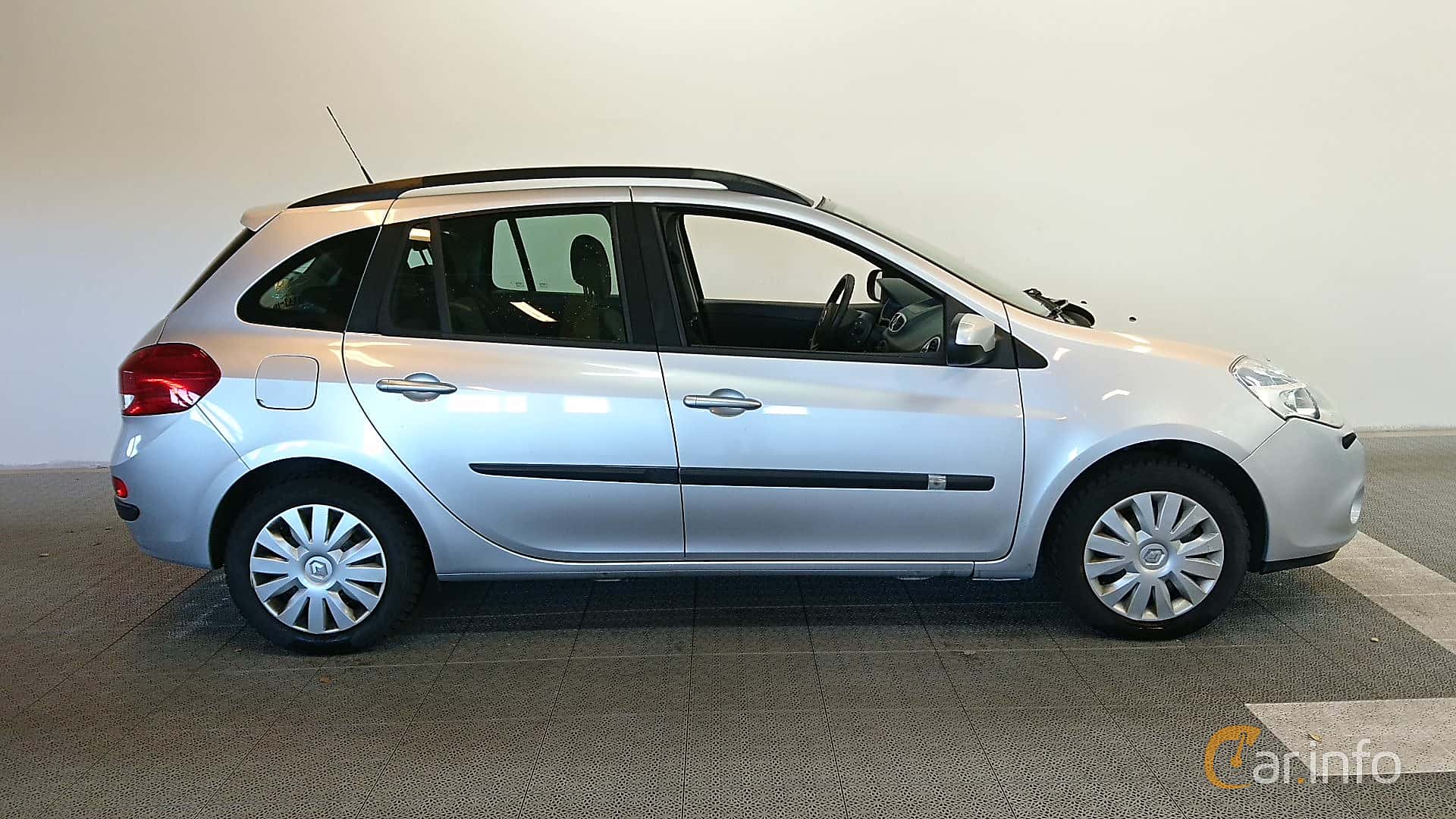 Renault Clio Sport Tourer 1.2 Manual, 75hp, 2010