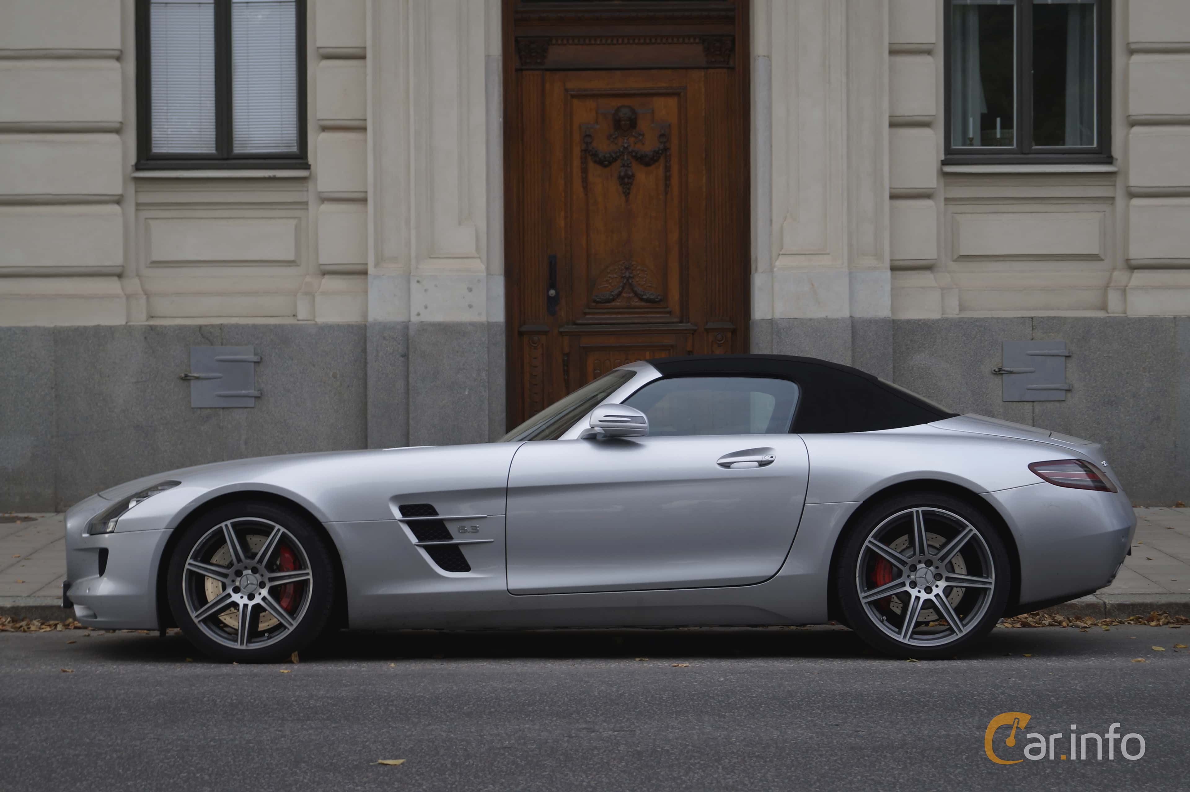 Mercedes-Benz SLS AMG Roadster AMG Speedshift DCT 7-Speed