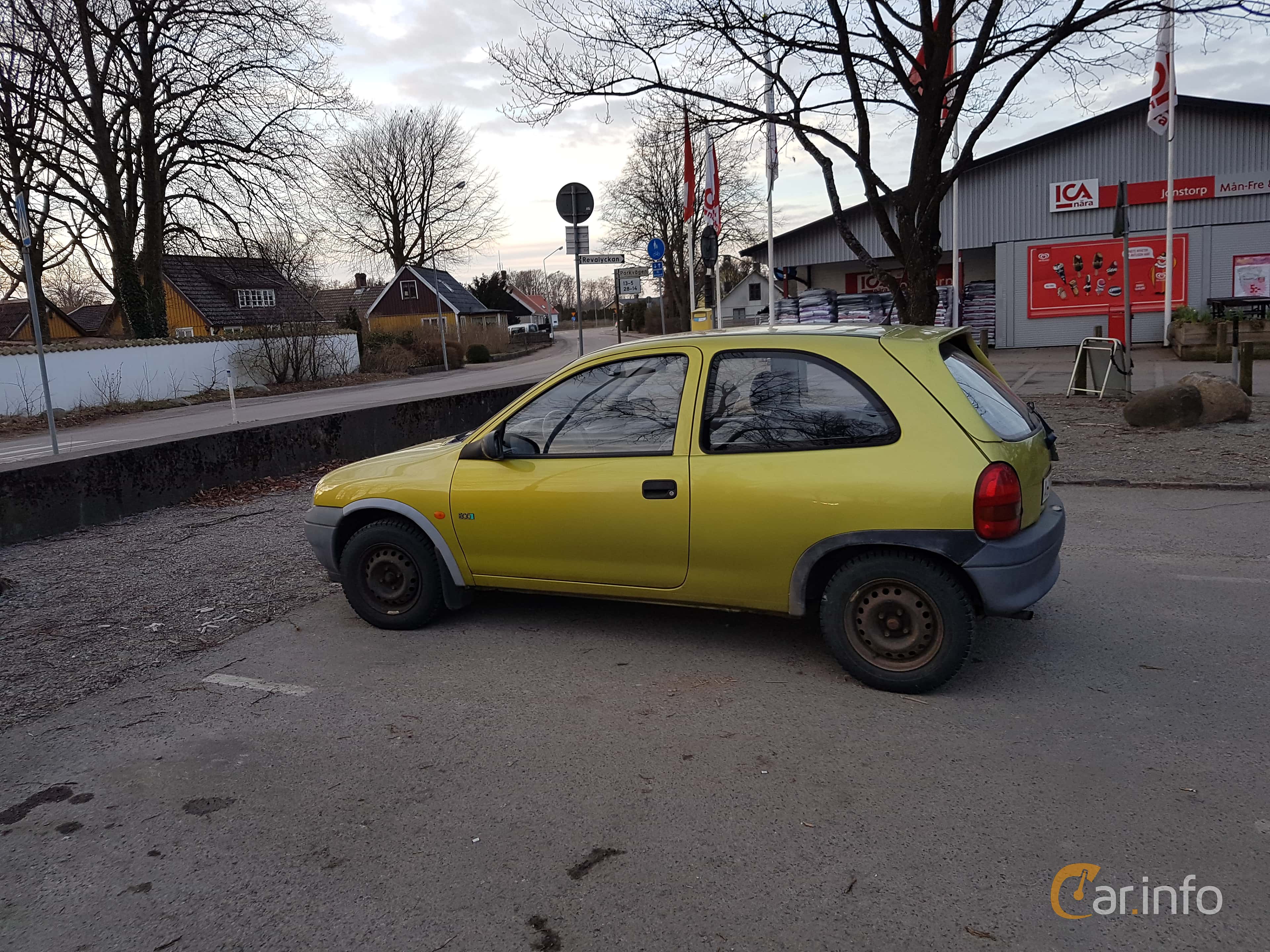 Opel Corsa 3-door 1.0 Manual, 54hp, 2000
