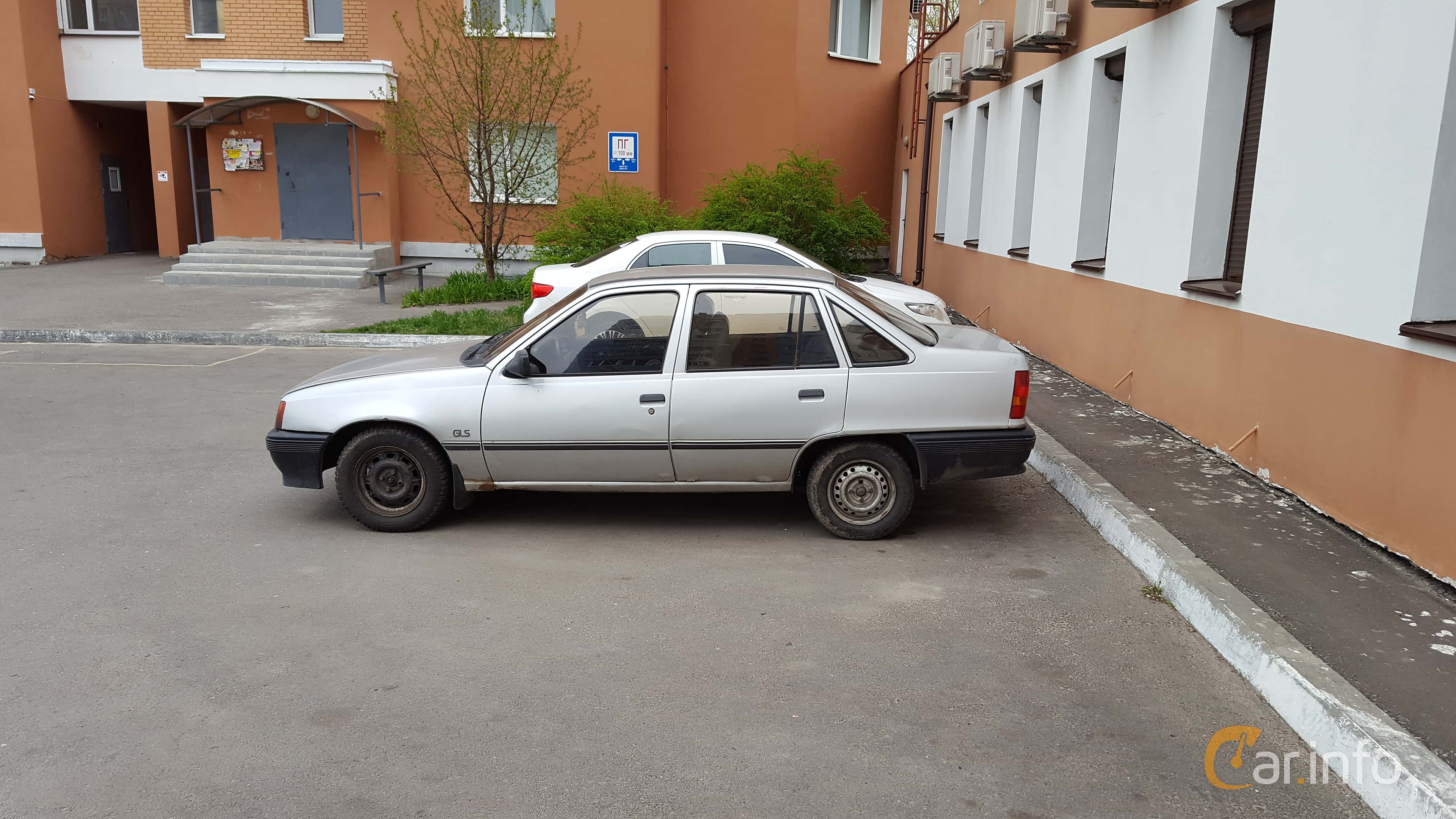 Opel Kadett 4-door Limousine 1.8 GSi 116hp, 1985