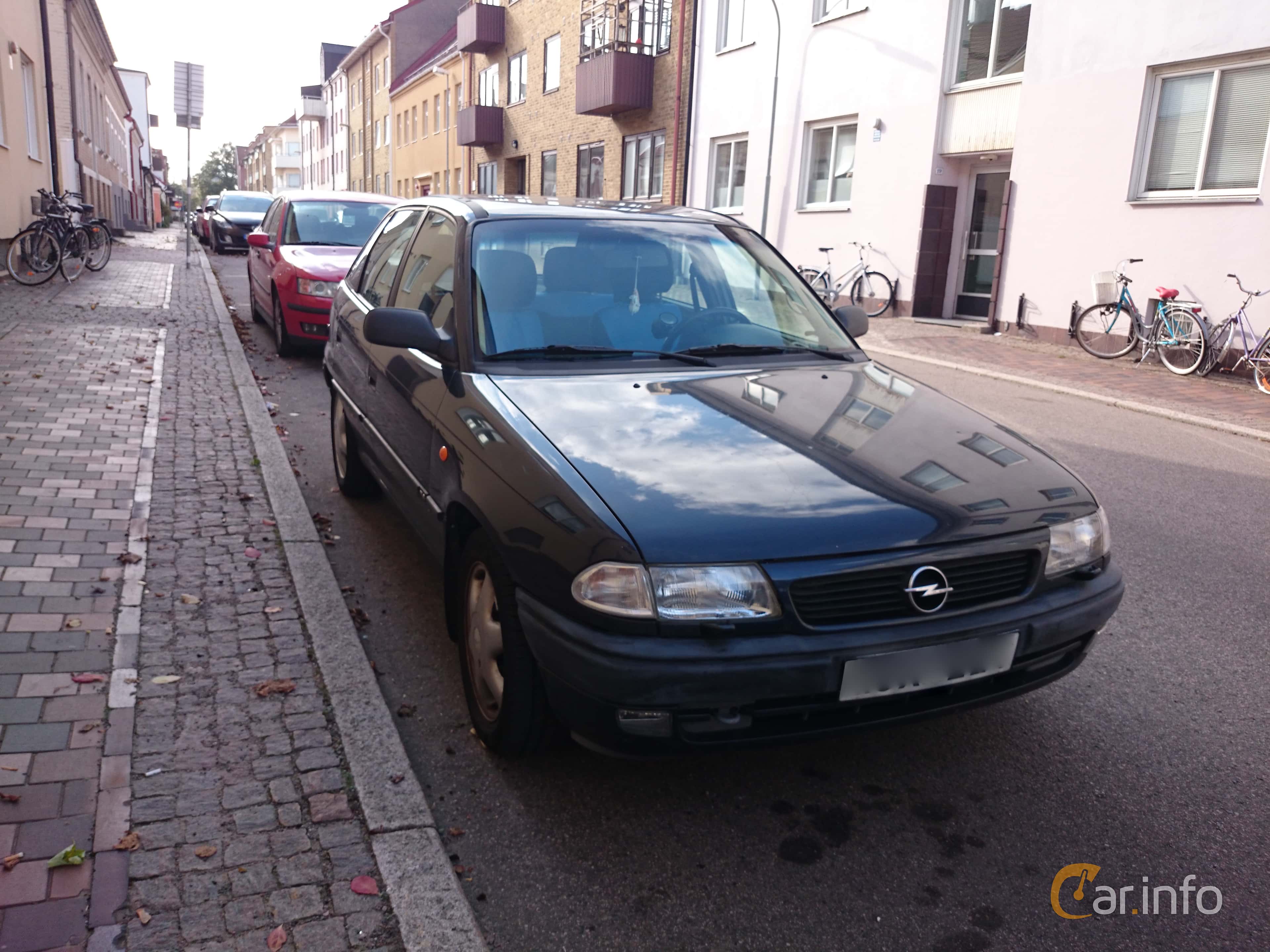 Opel Astra 5-door 1.8 116hp, 1996