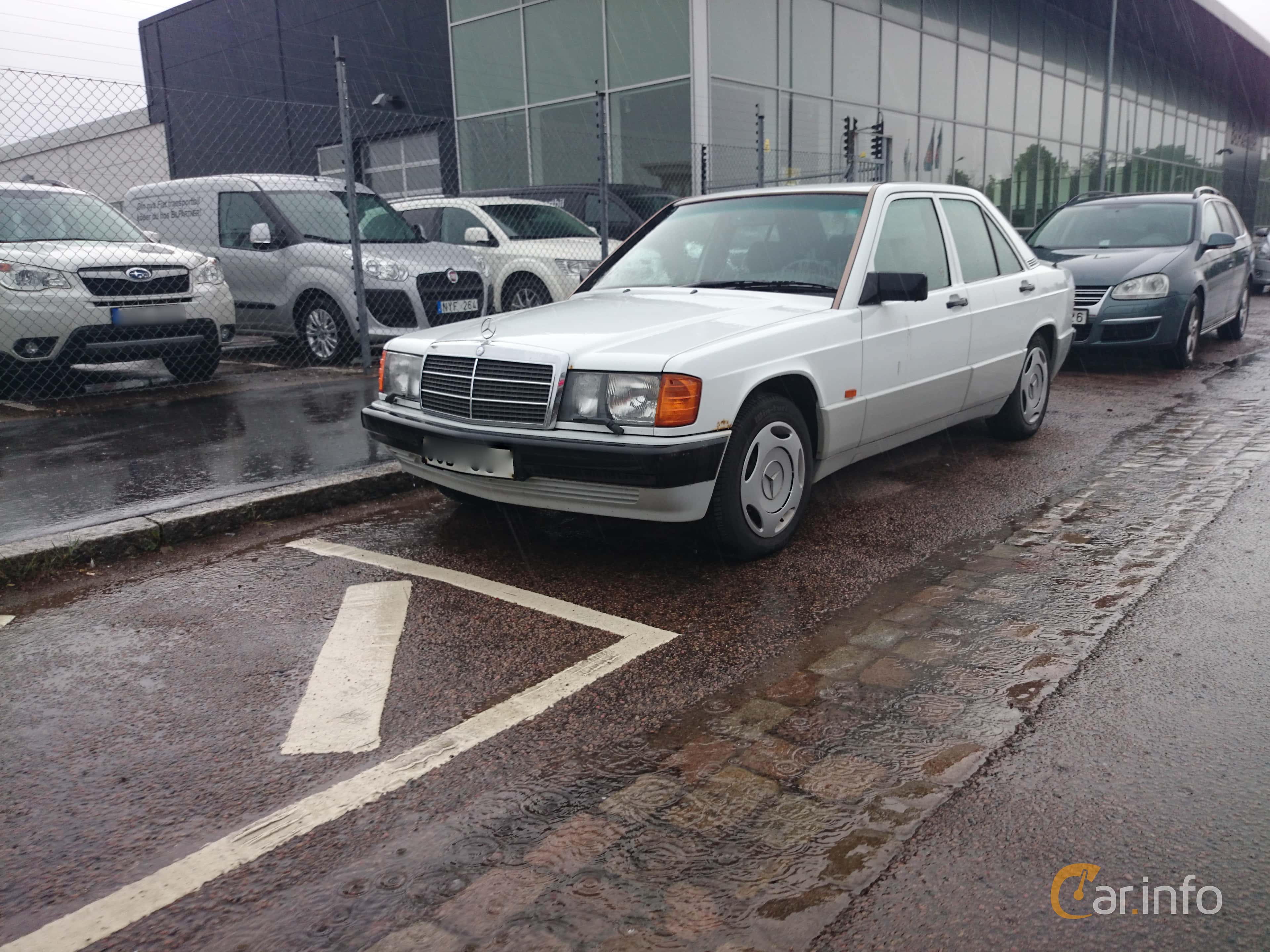 Mercedes-Benz 190 E  118hp, 1990