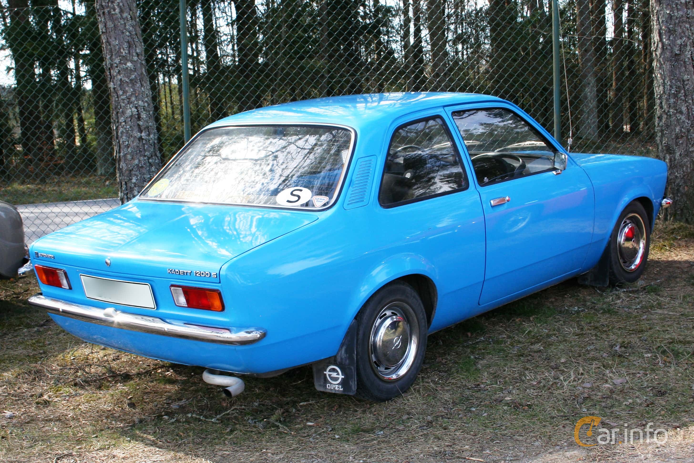Opel Kadett 1200 S 2-door Limousine Automatic, 3-speed