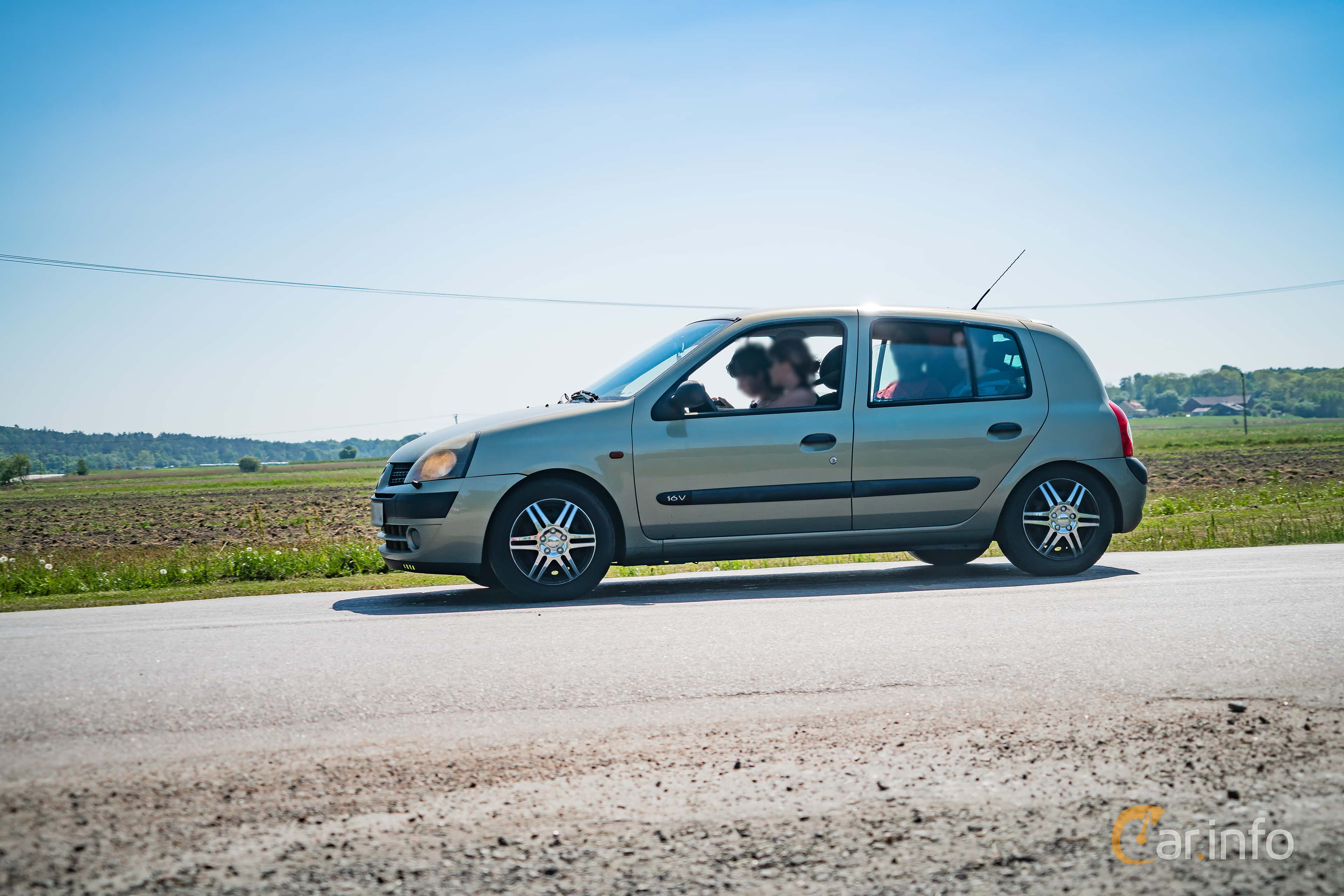 Renault Clio 5-door Hatchback 1.2 75hp, 2003