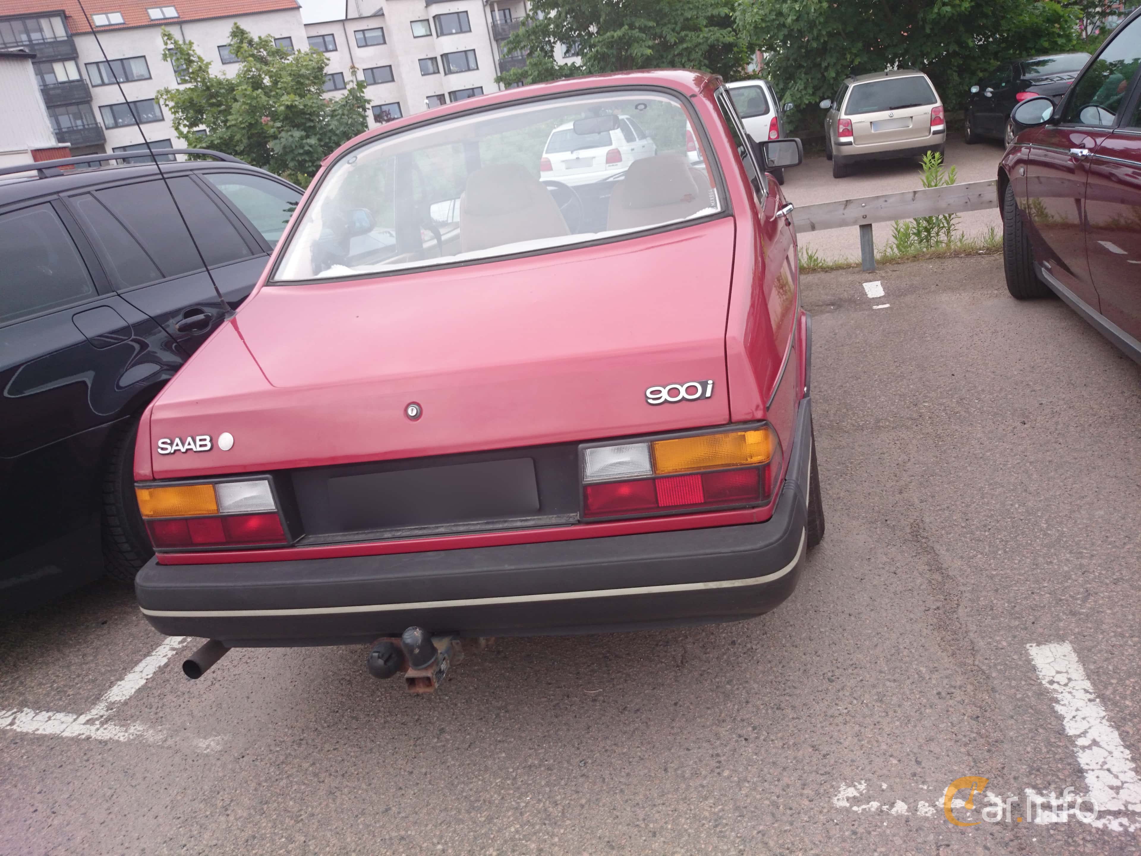 Saab 900 4-door Sedan 2.0 Manual, 118hp, 1987