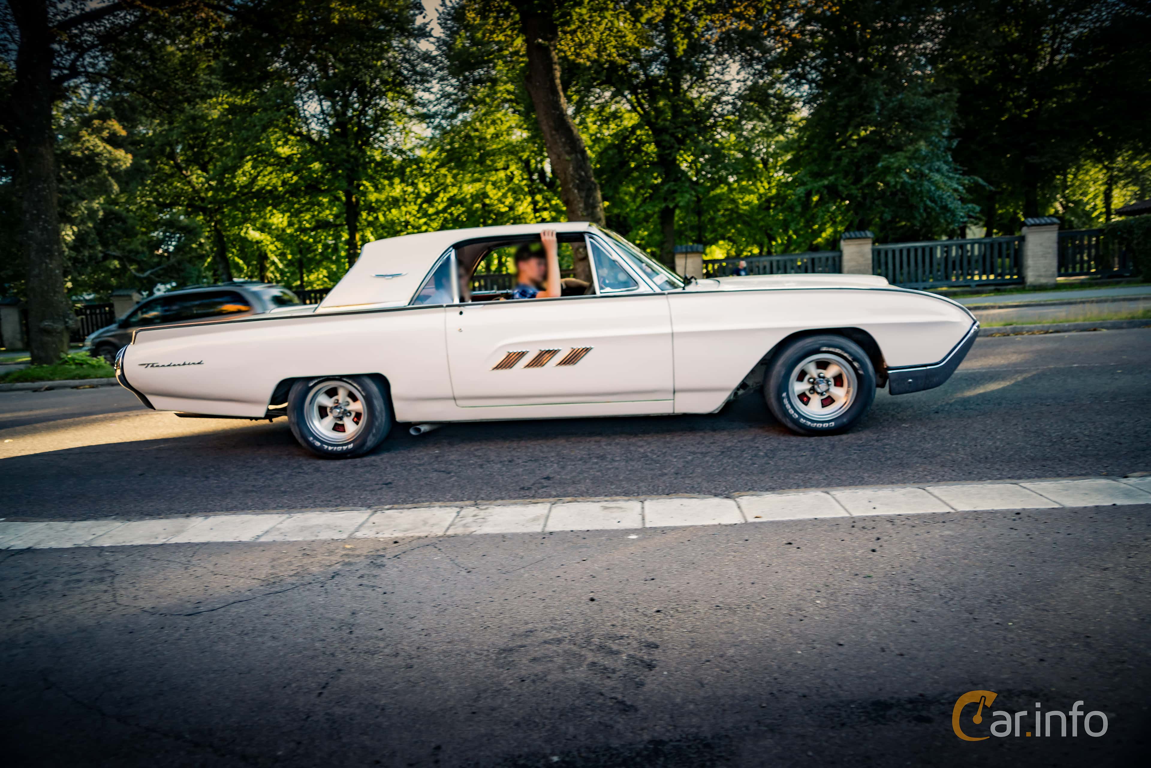 Ford Thunderbird Hardtop 6.4 V8 Manual, 3-speed