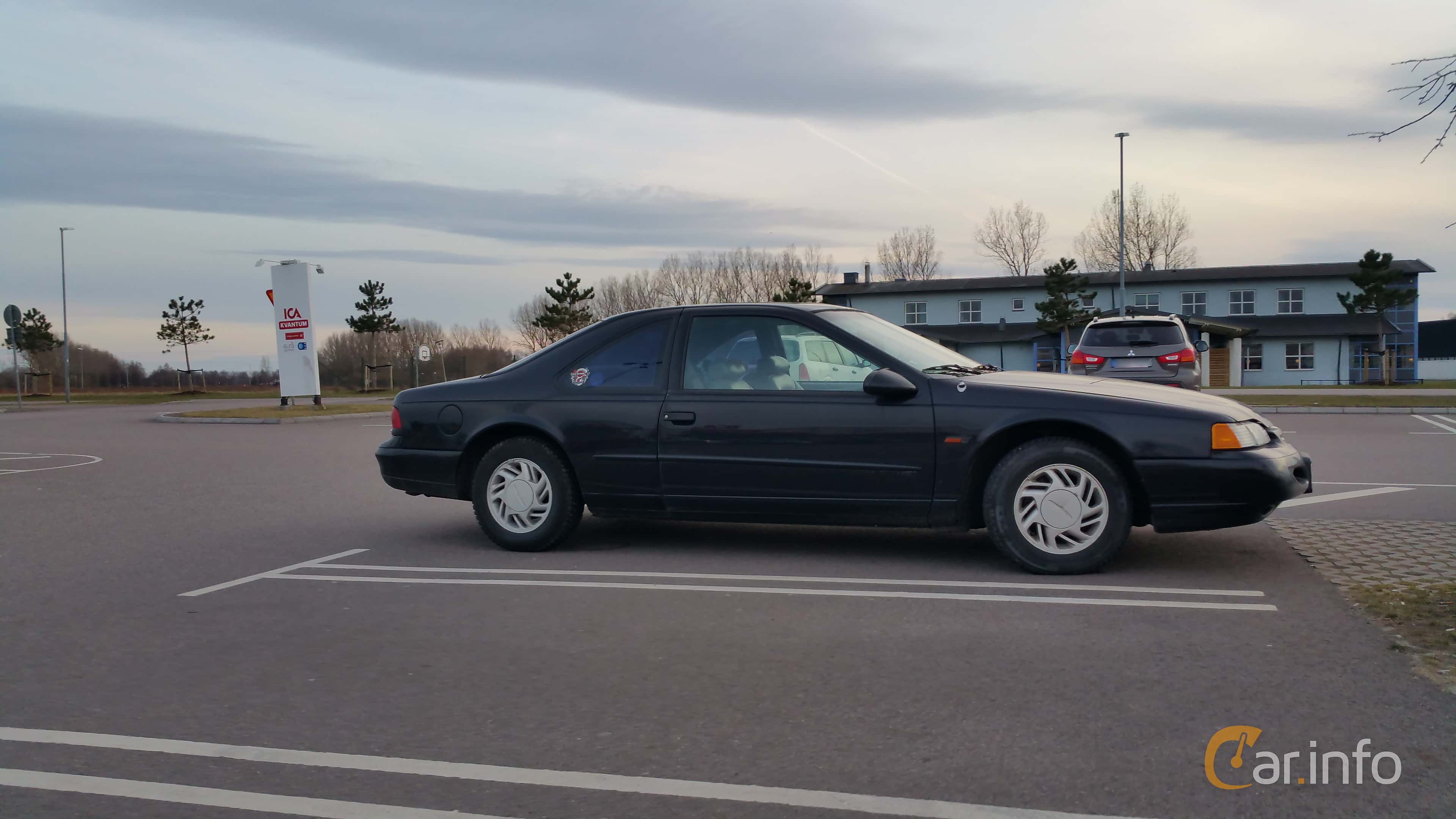 Ford Thunderbird 4.6 V8 Automatic, 208hp, 1994