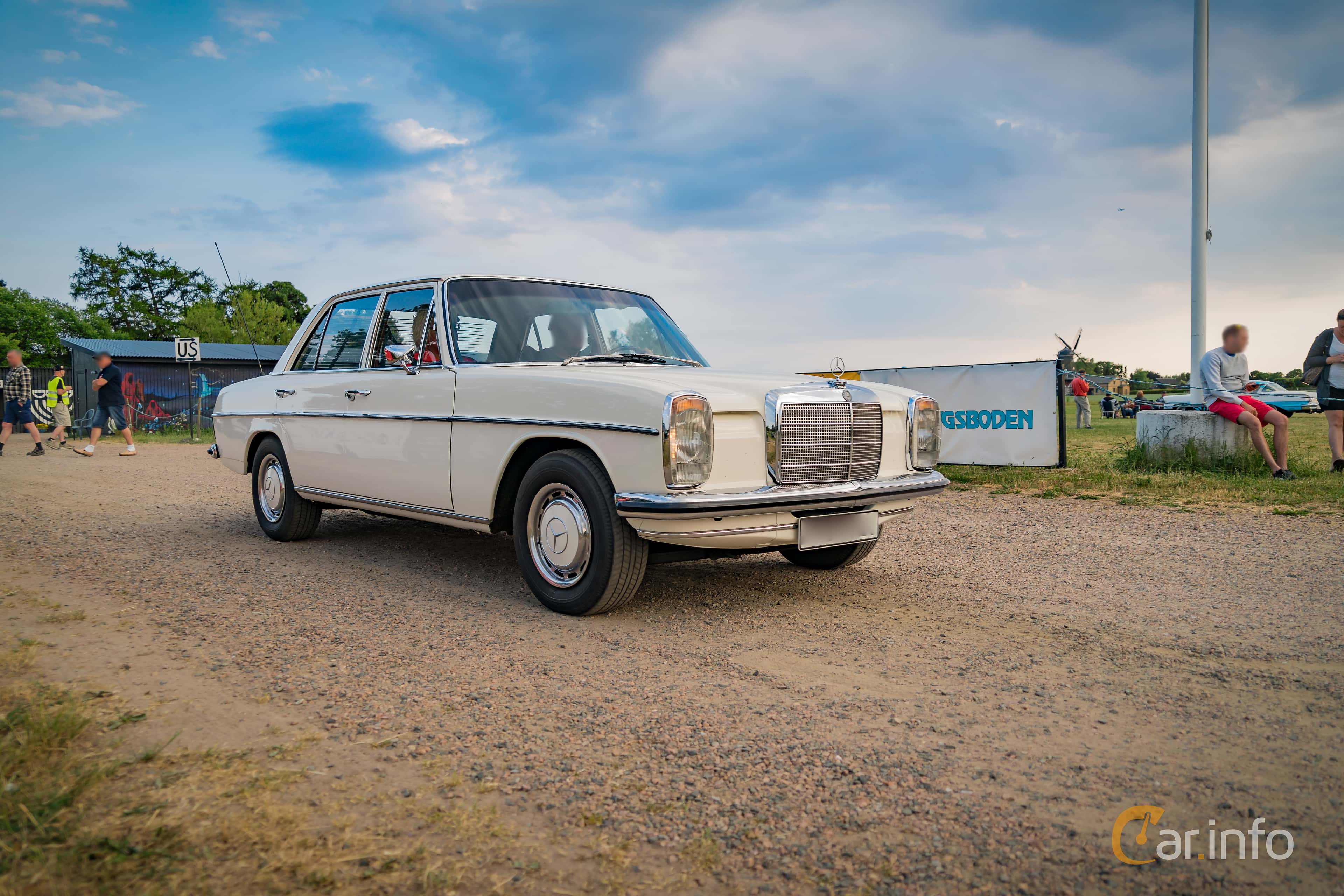 Mercedes-Benz 220 D  Automatic, 60hp, 1971