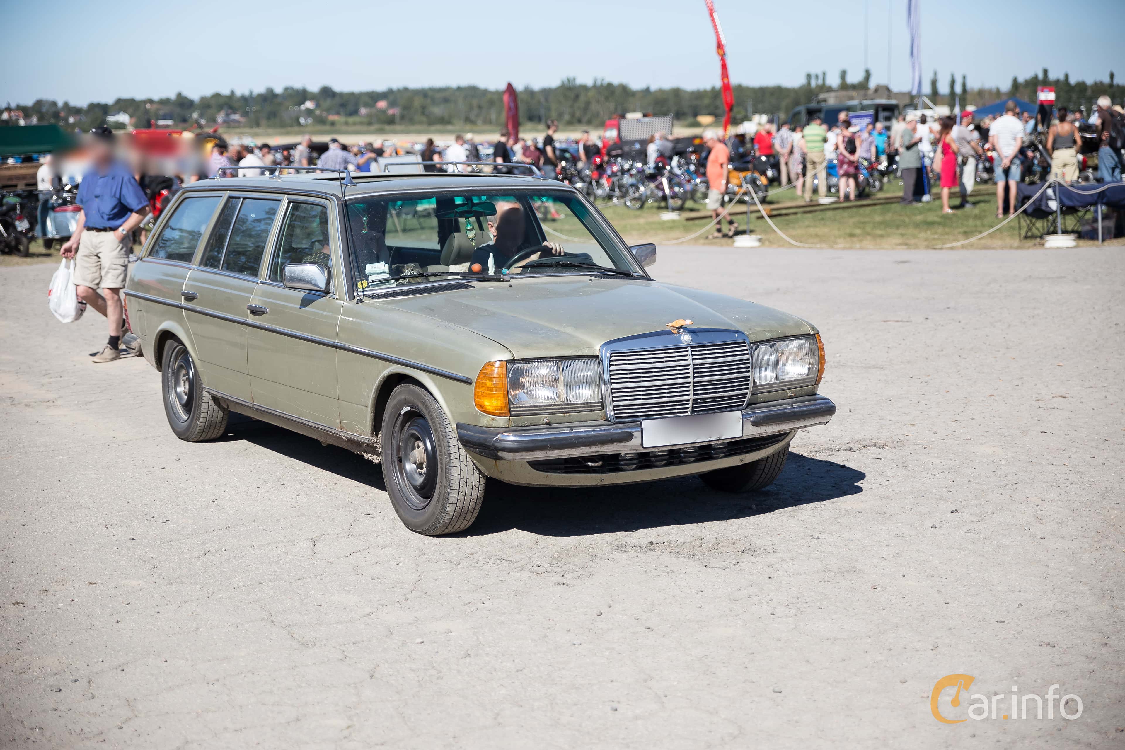 Mercedes-Benz 200 T  Manual, 109hp, 1985