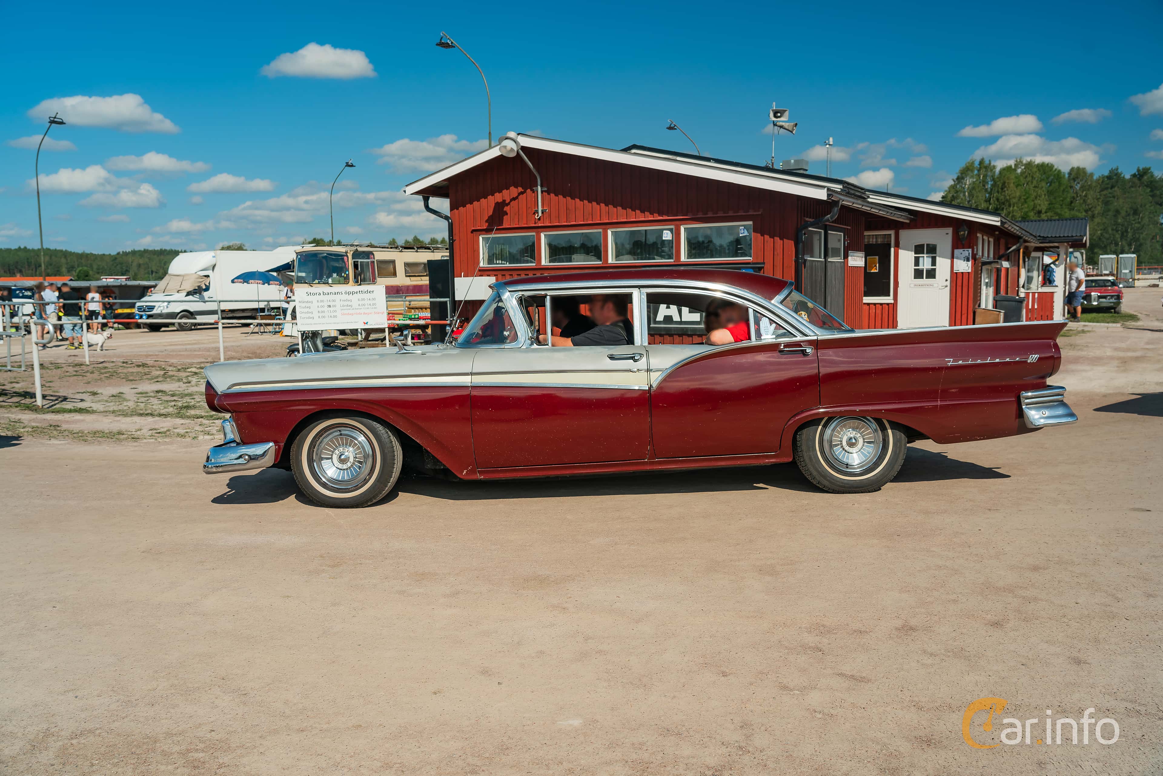 Ford Fairlane 500 Town Sedan 5.1 V8 Manual, 249hp, 1957
