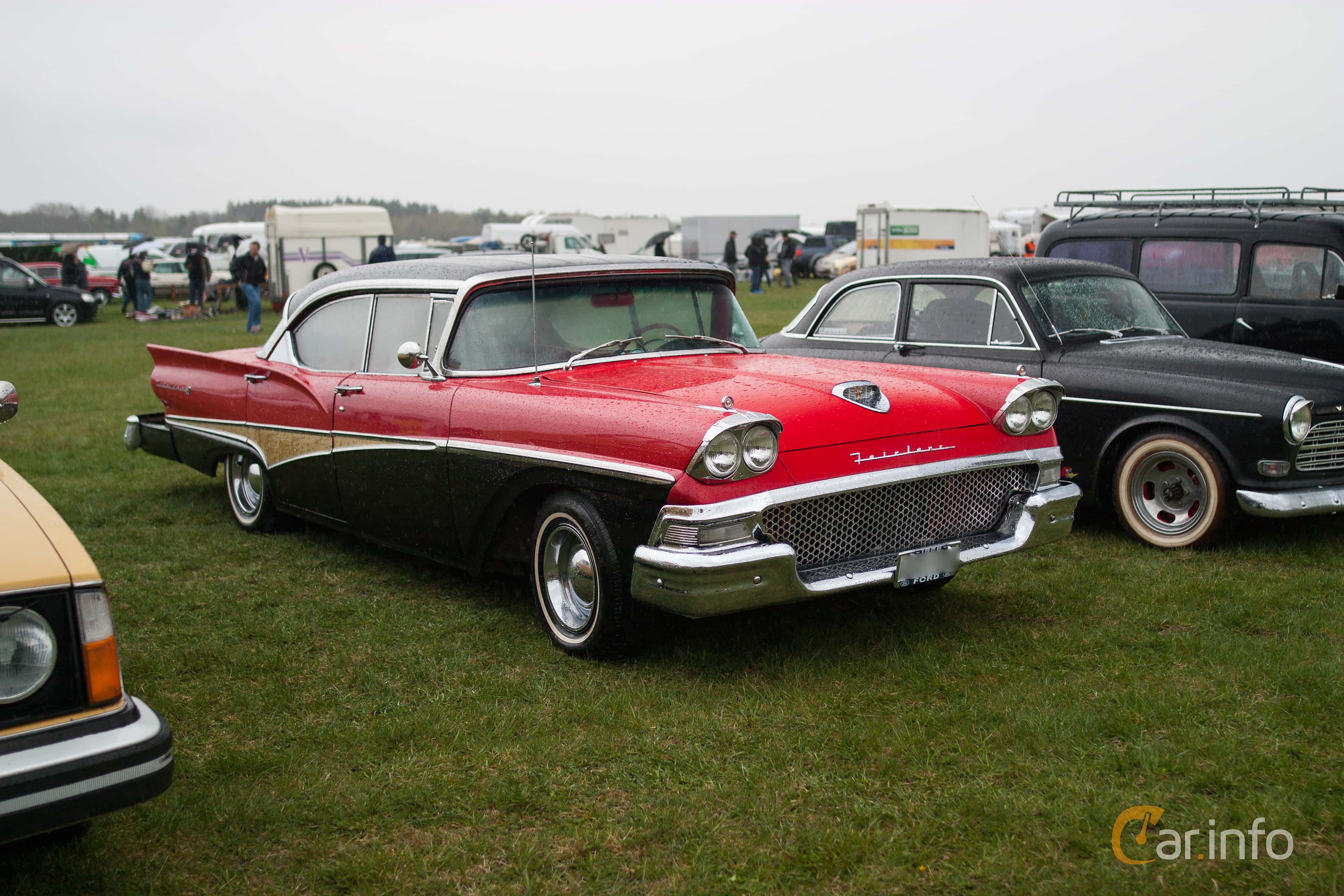 Ford Fairlane 500 Town Victoria