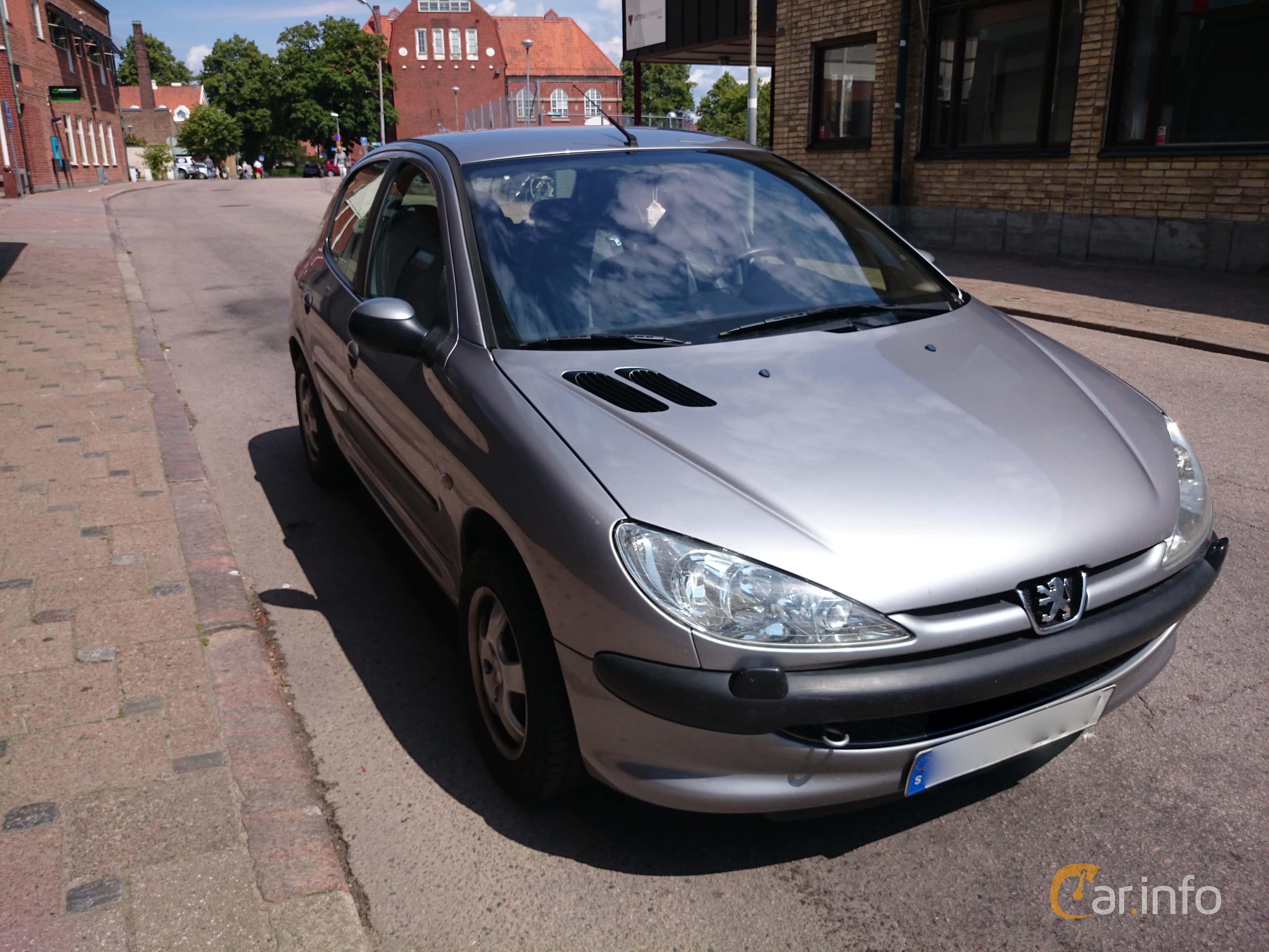 Peugeot 206 5-door 1.6 Manual, 109hp, 2003