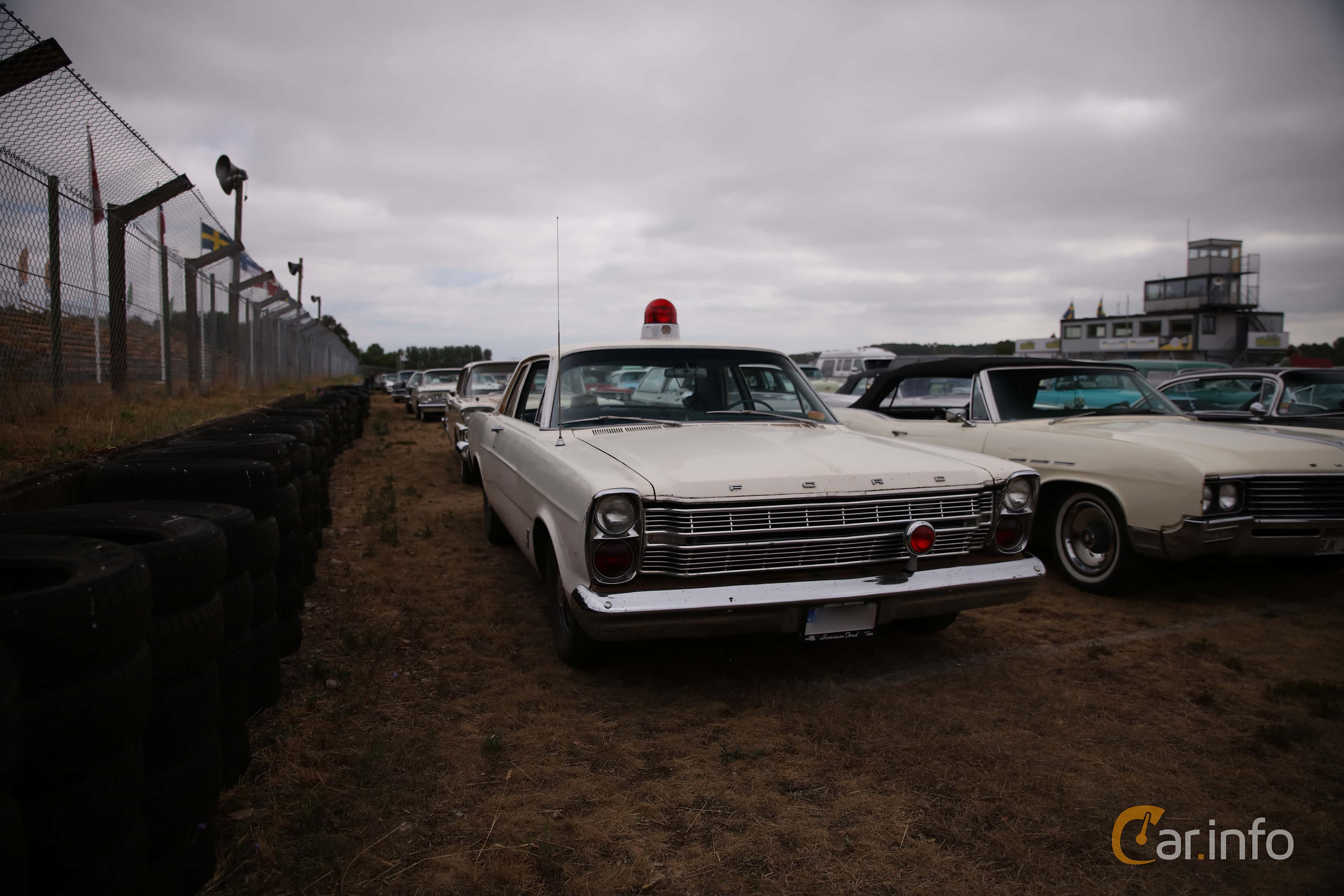 Ford Custom 500 2-door Sedan 5.8 V8 Automatic, 254hp, 1966