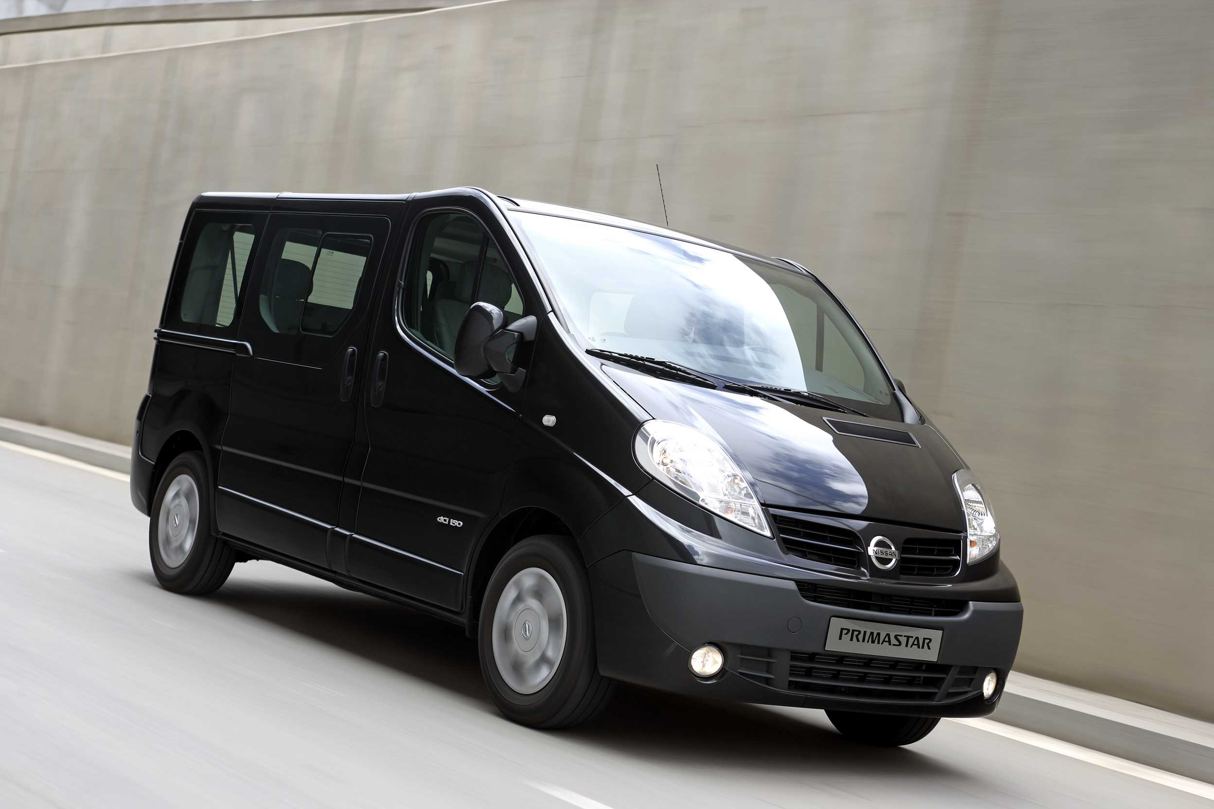 Nissan Primastar Combi generation X83 Facelift 2.5 dCi Quickshift, 6-speed