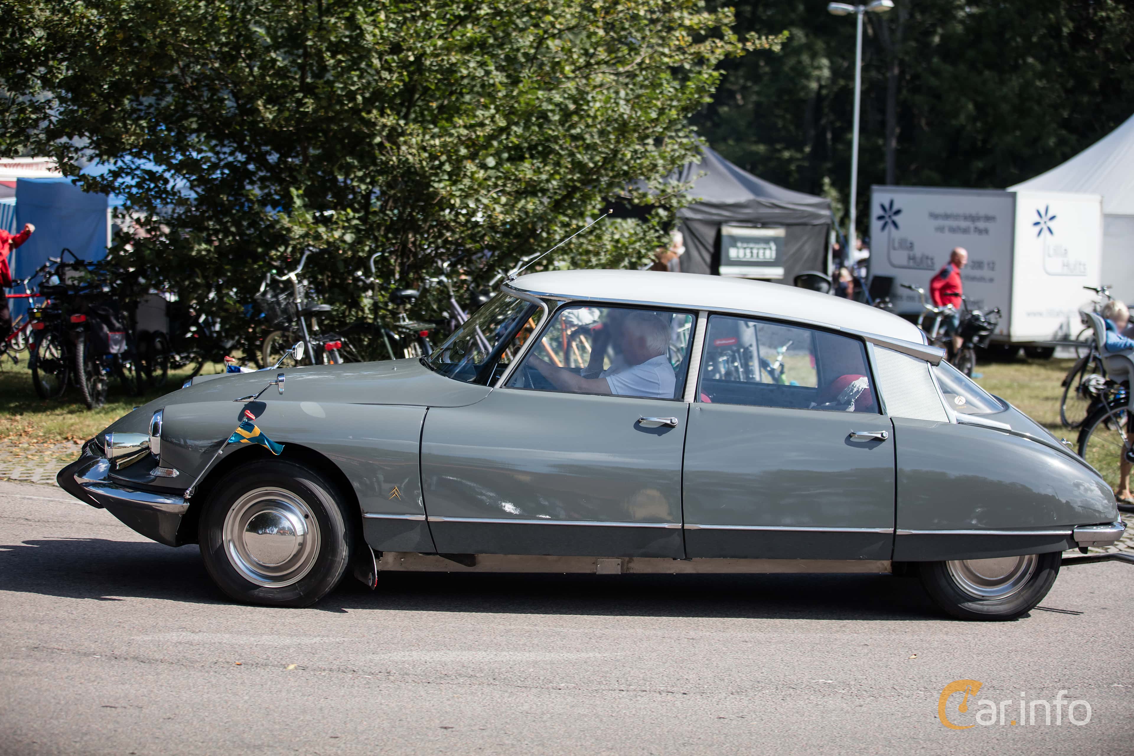 Citroën DS 19 Sedan 1.9 Manual, 80hp, 1963