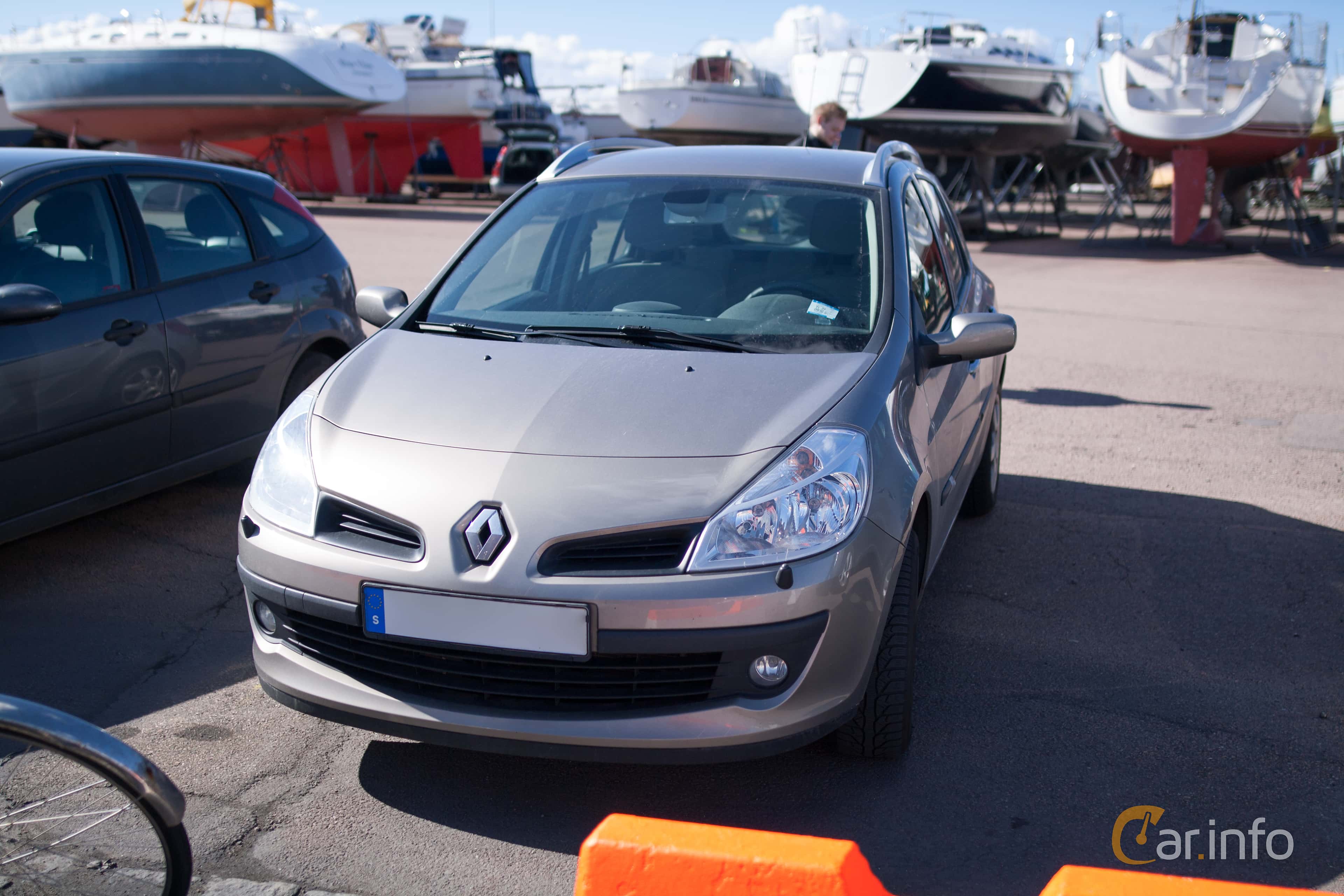 Renault Clio Sport Tourer 1.2 TCe Manual, 101hp, 2009