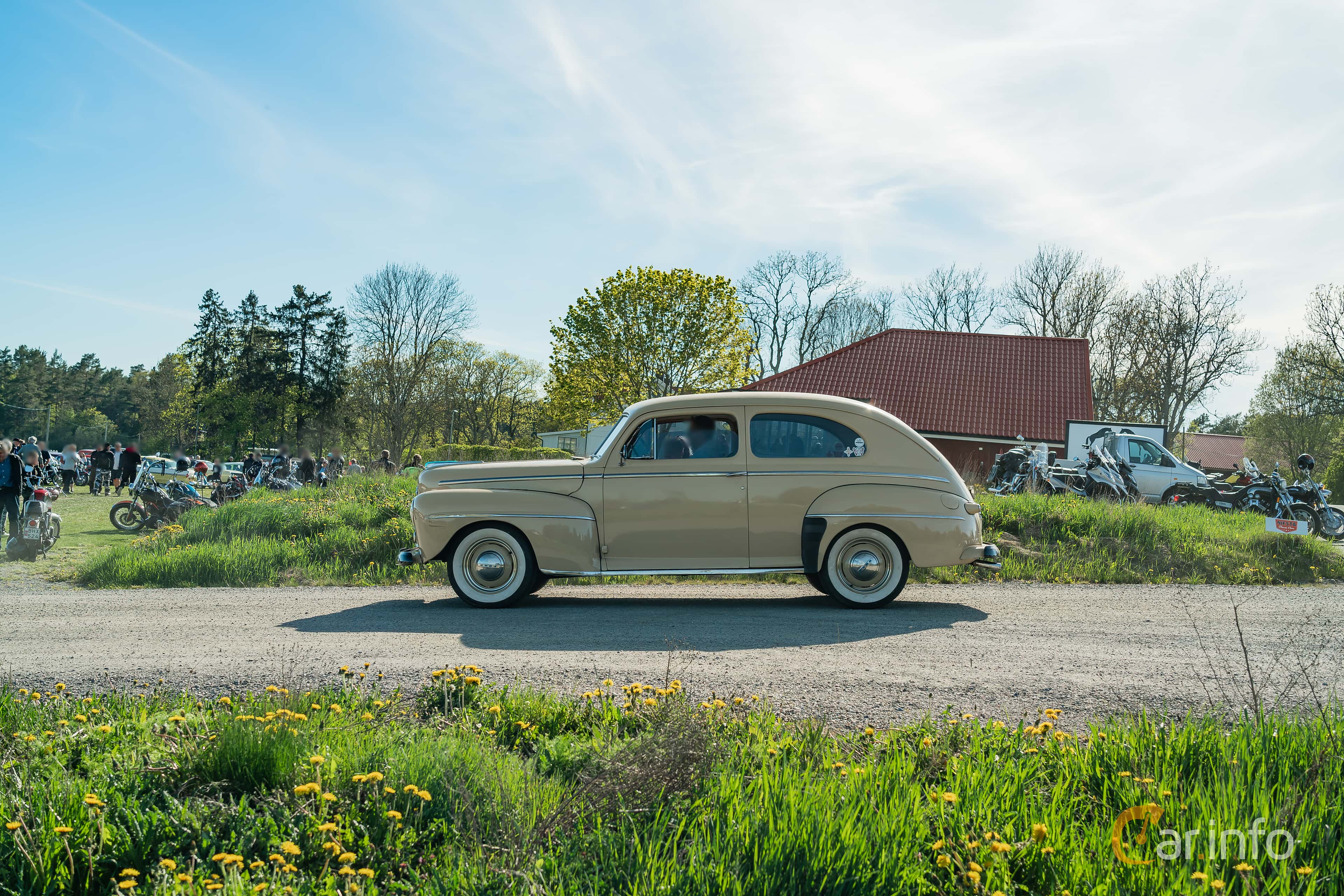 Ford Super Deluxe Tudor Sedan 3.7 Manual, 91hp, 1947