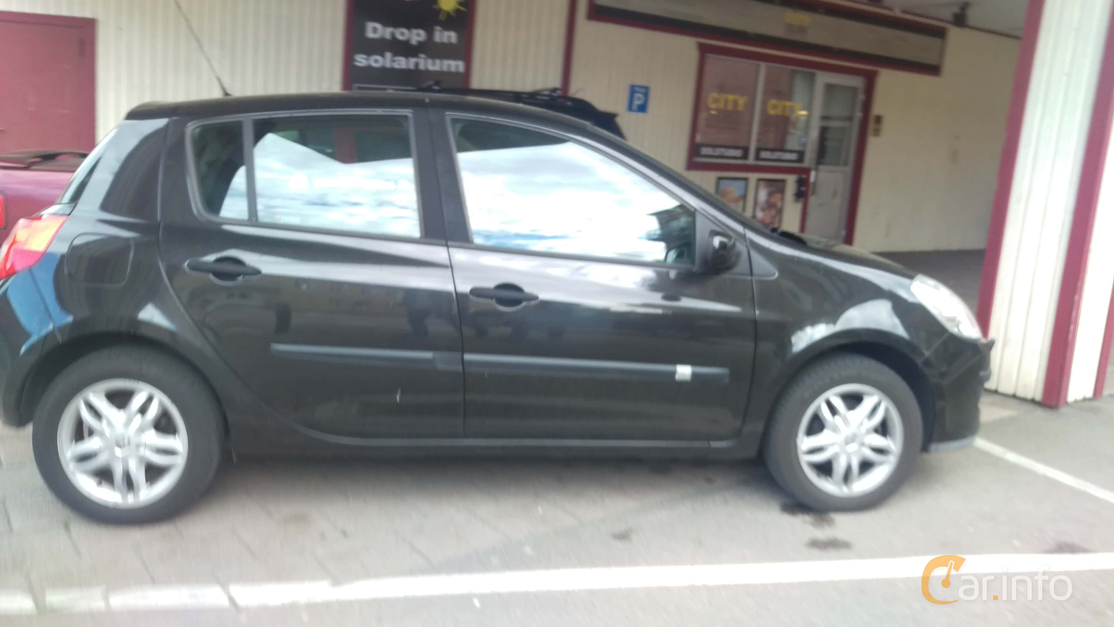 Renault Clio 5-door Hatchback 1.2 Automatic, 65hp, 2009