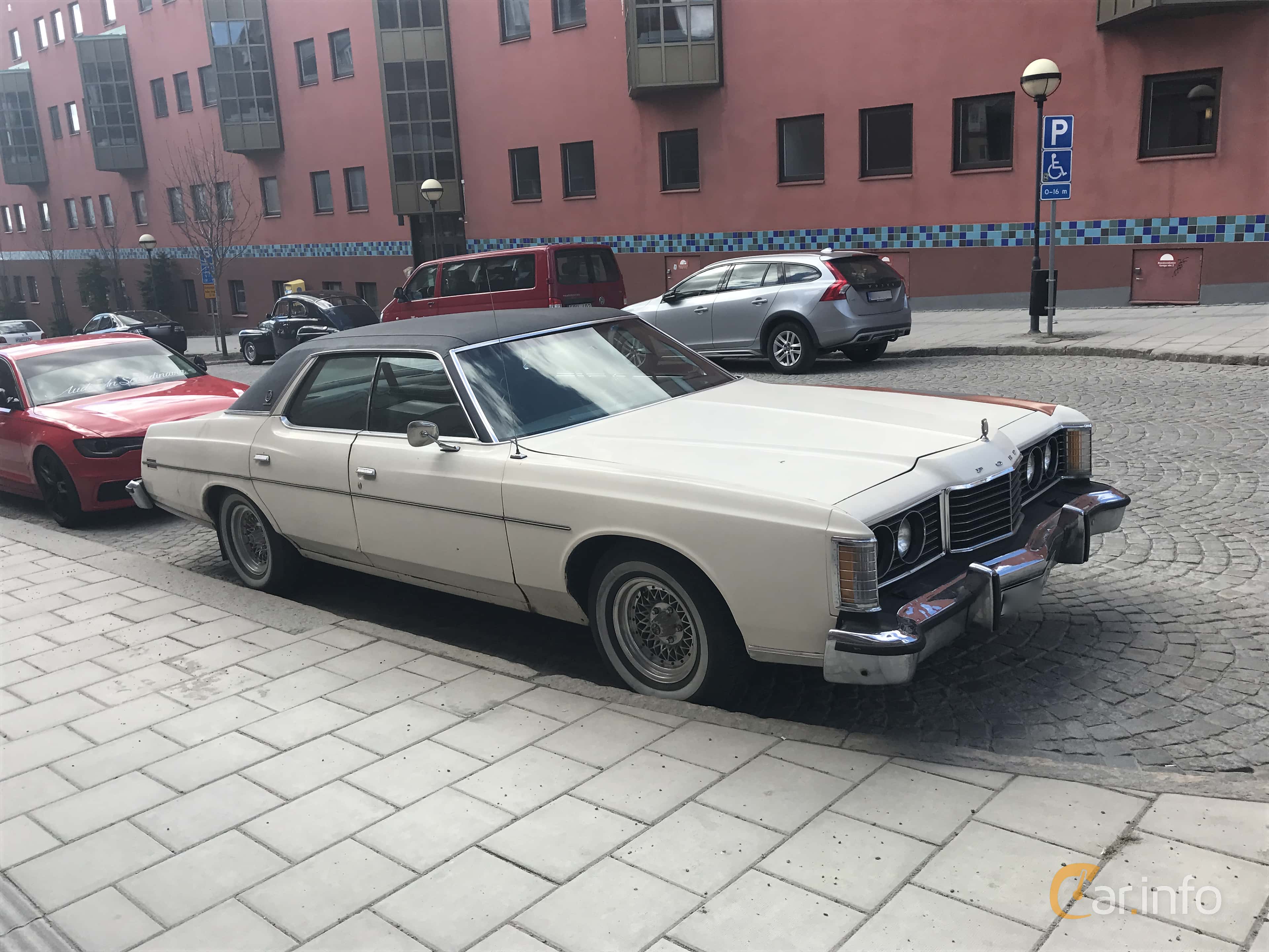 Ford LTD 4-door Hardtop 3rd Generation 1st Facelift 7.0 V8 Automatic, 3-speed