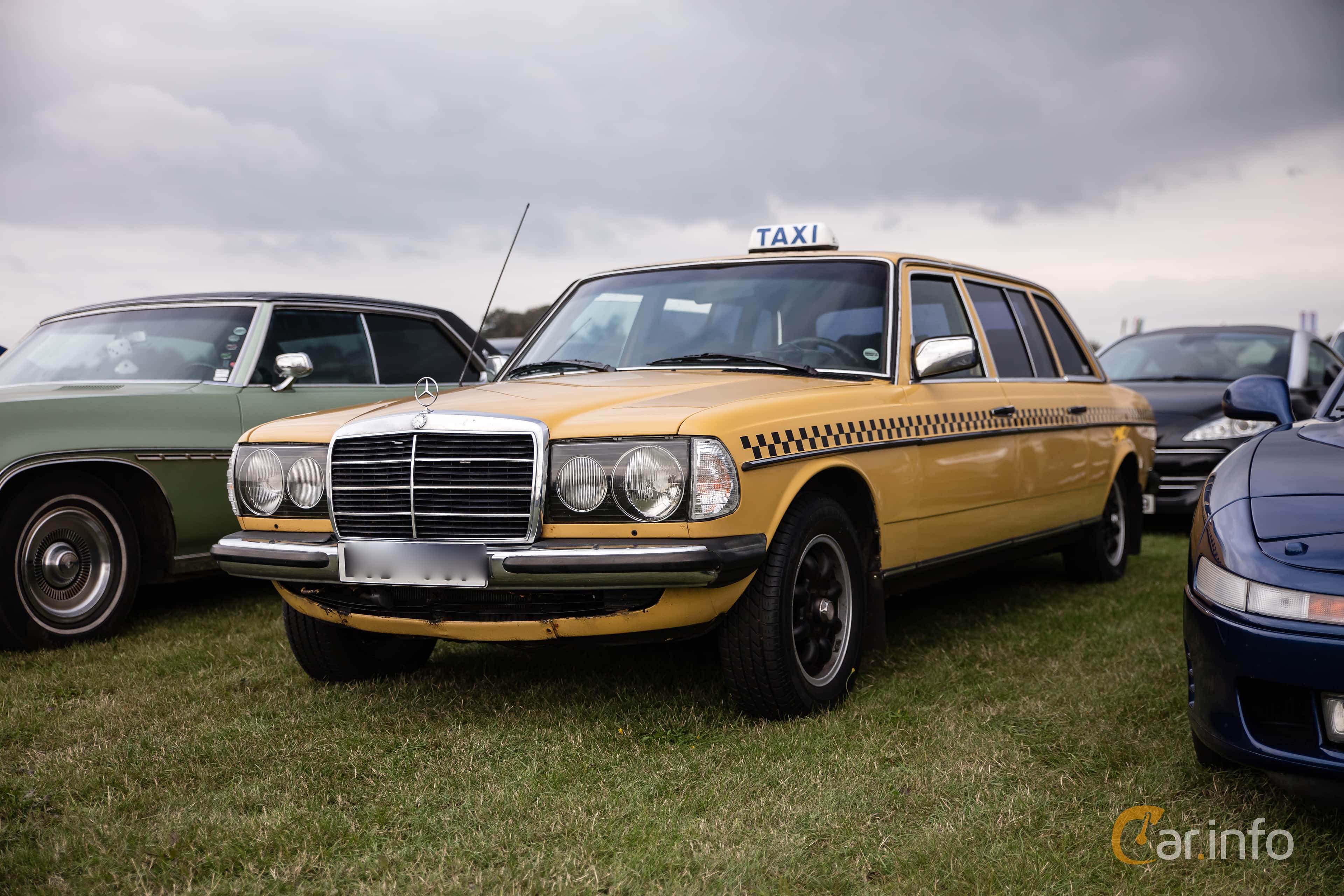 Mercedes-Benz 300 D Lang  Manual, 80hp, 1978