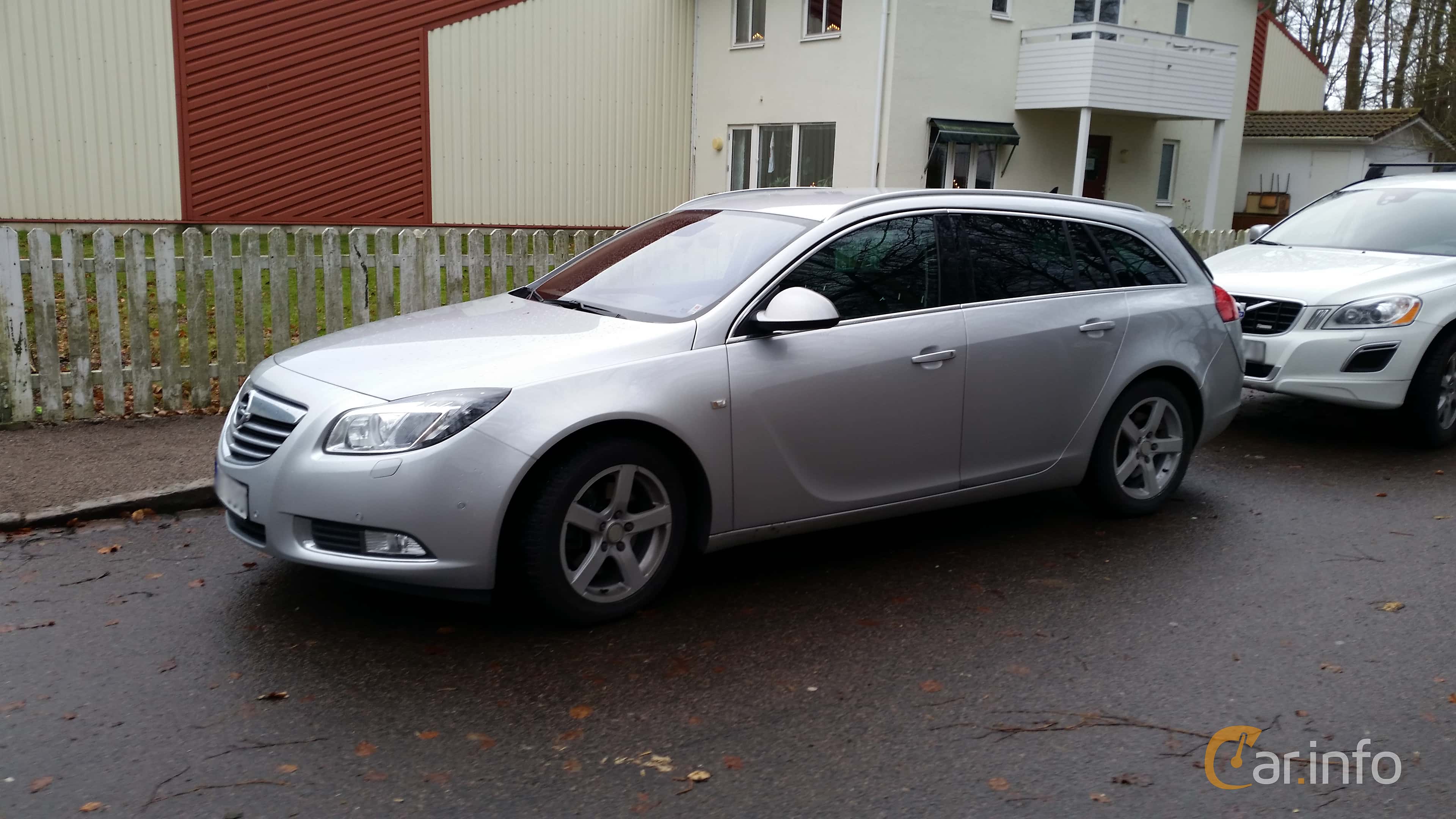 Opel Insignia Sports Tourer 2.0 Turbo  Manual, 220hp, 2013