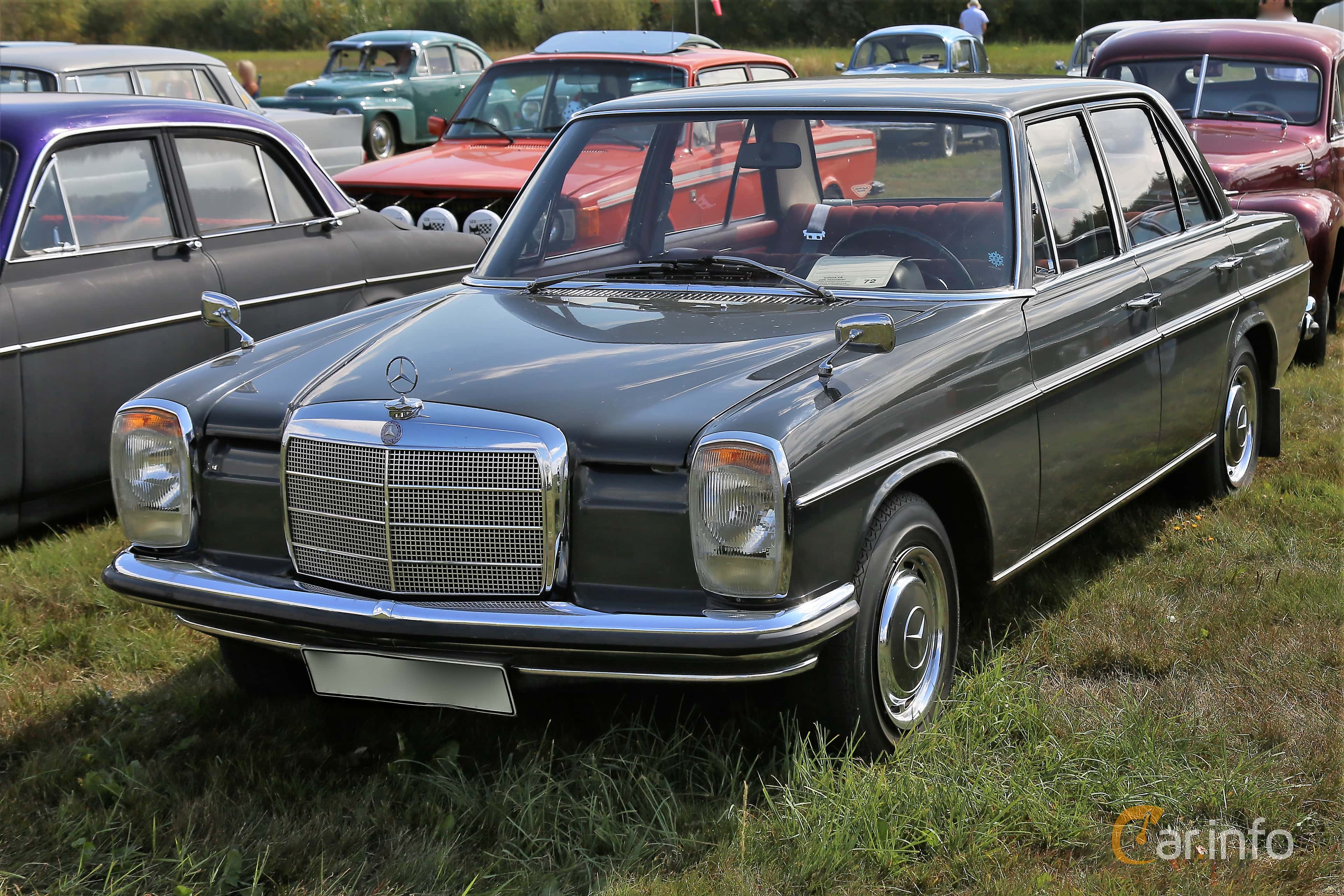 Mercedes-Benz 200  Manual, 95hp, 1970